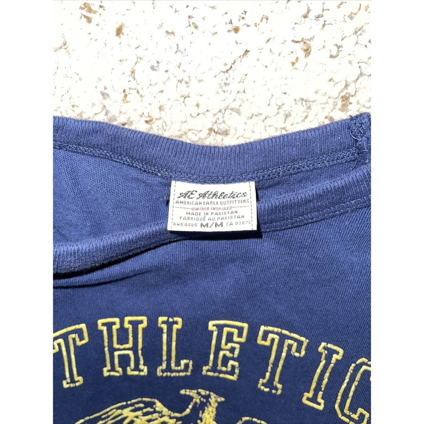 Men’s AE Athletics Navy Blue T Shirt medium