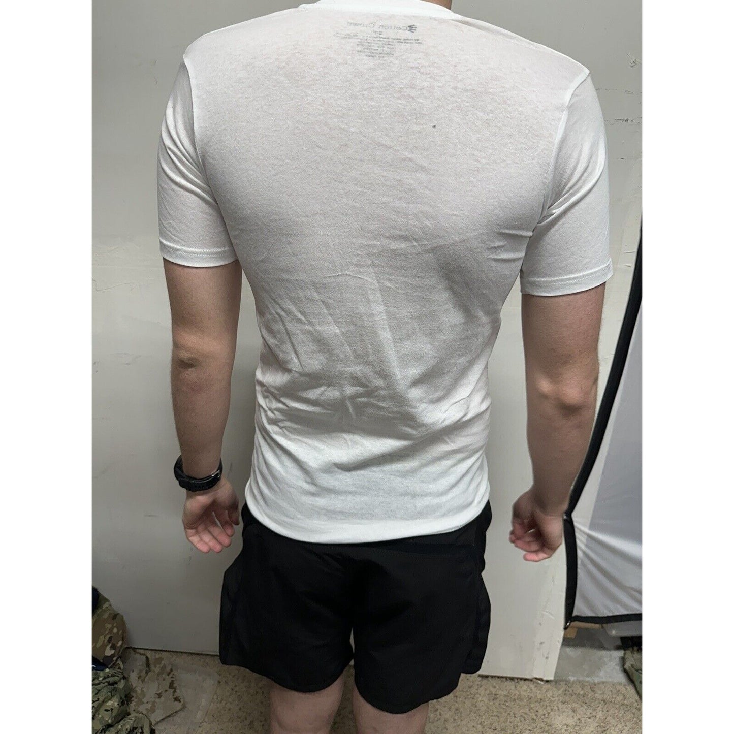 Men’s Small White Cotton Crown V-neck T-shirt