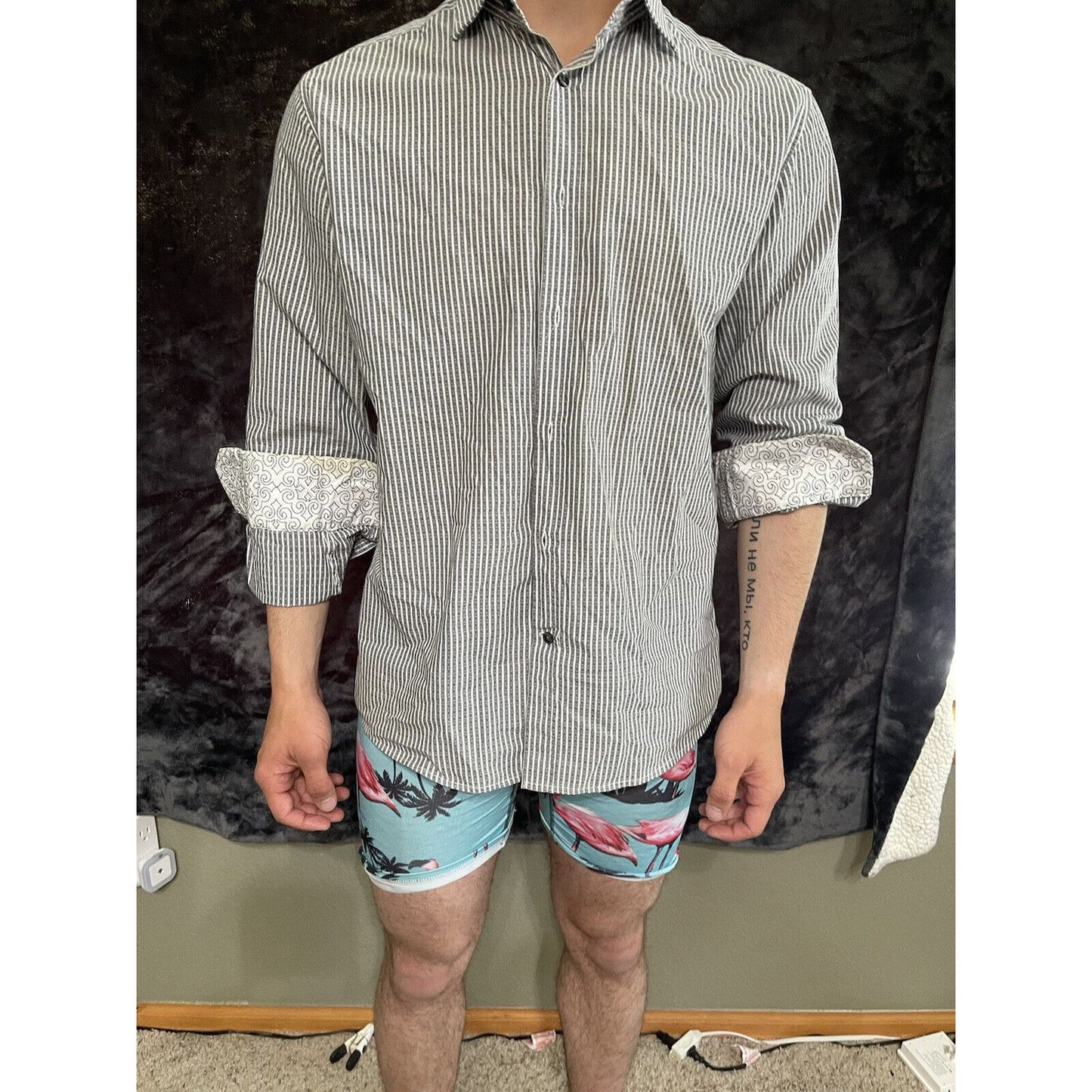 Men’s Cultura International medium Gray striped long sleeve Button up shirt