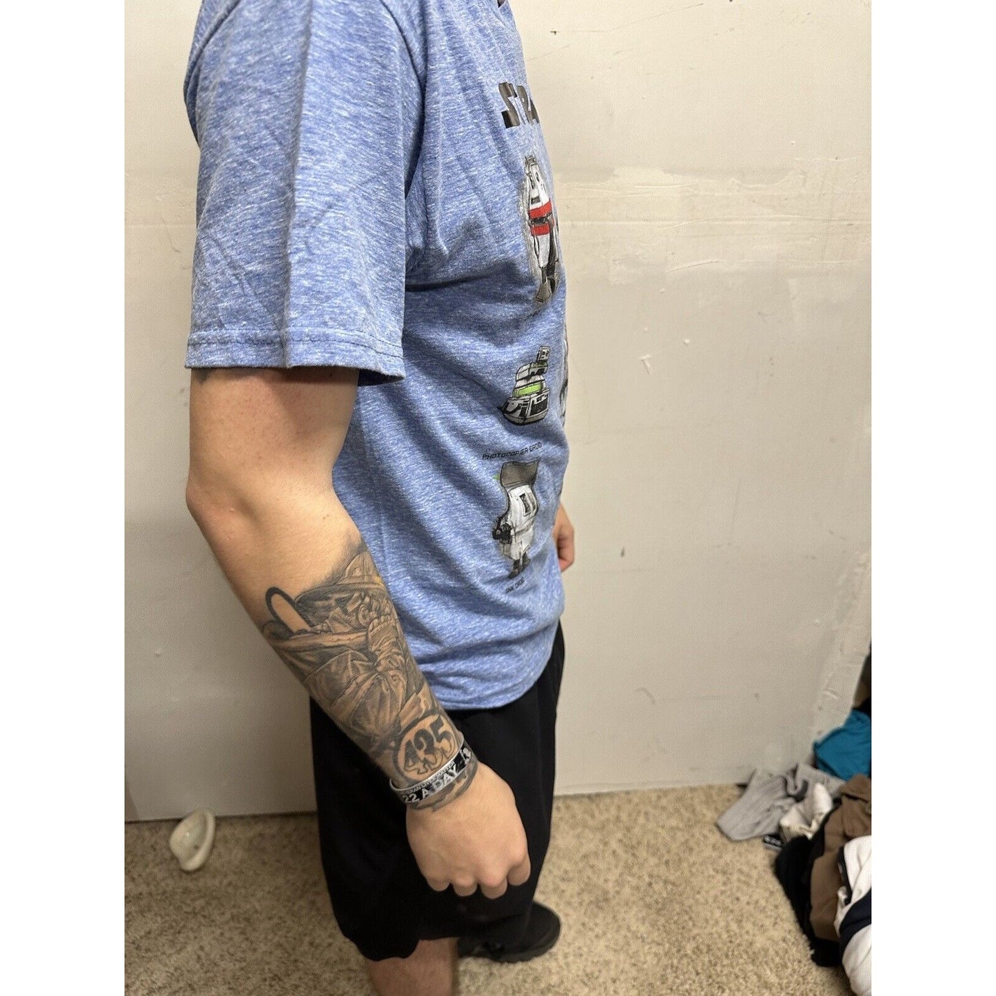 Star Wars Men’s Blue Tshirt Large Droids