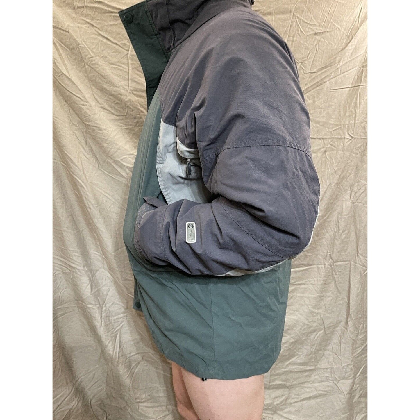 Men's Columbia Core Interchange Large green and gray Snow Jacket Zip And Buttons