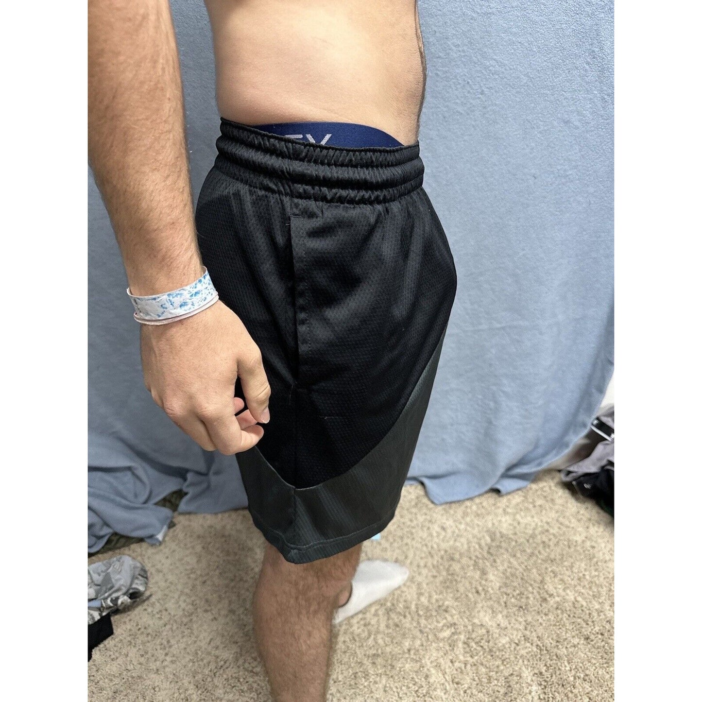 Men’s Nike Black Gray White Small Dri Fit Shorts With Pockets
