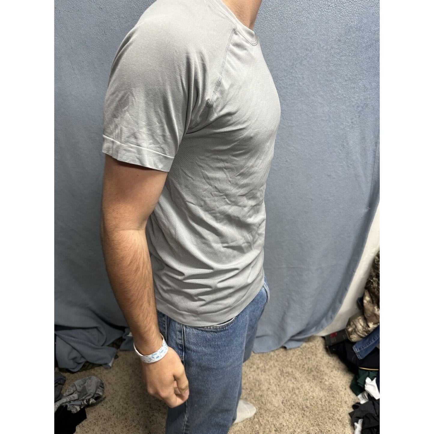 Gray Small Nylon Polyester Short Sleeve Athletic Shirt
