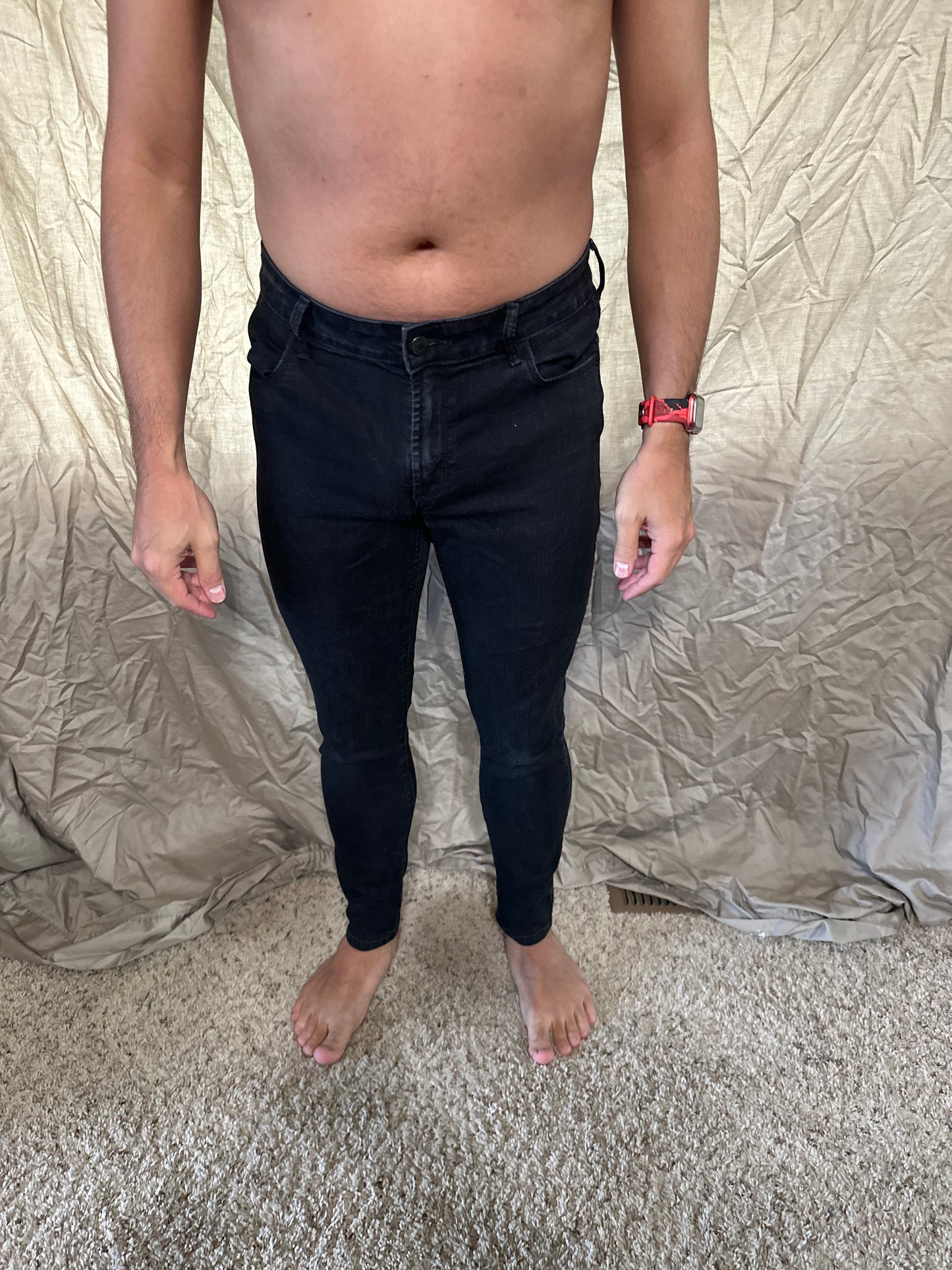 Women’s black super skinny size 8 mid-rise old navy jeans