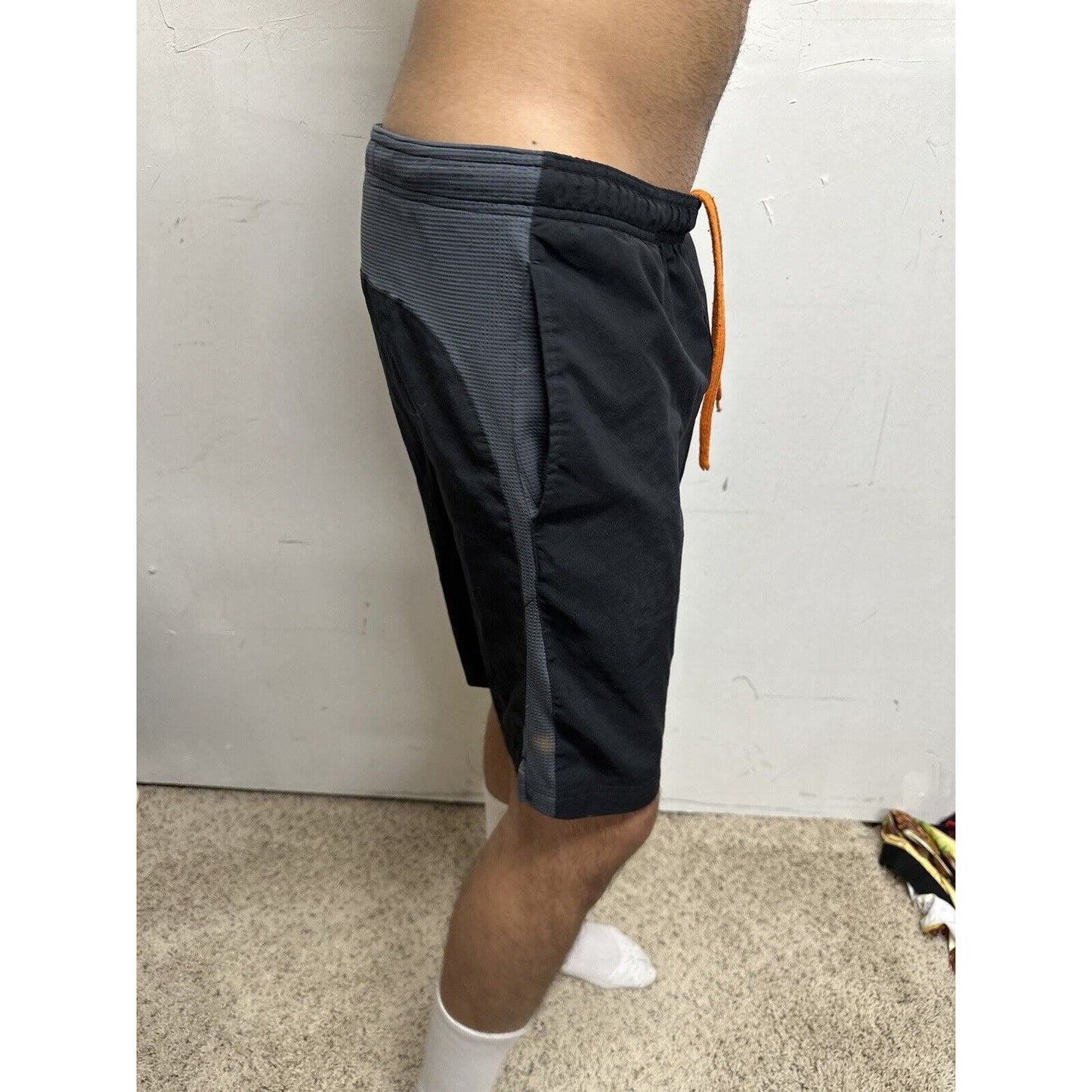Men’s Small Black Starter Athletic Shorts