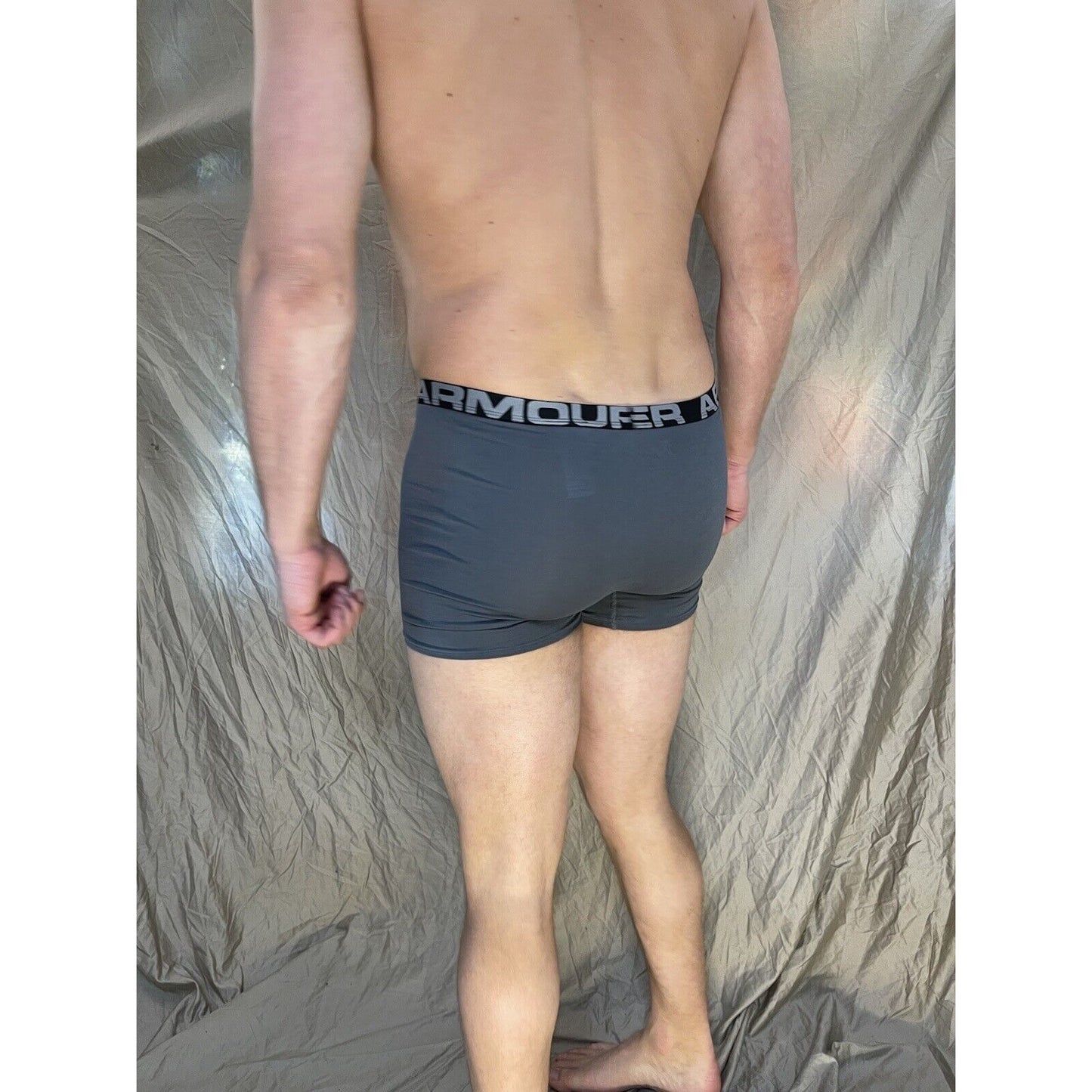 boy's youth XL under armour fitted gray boxer briefs