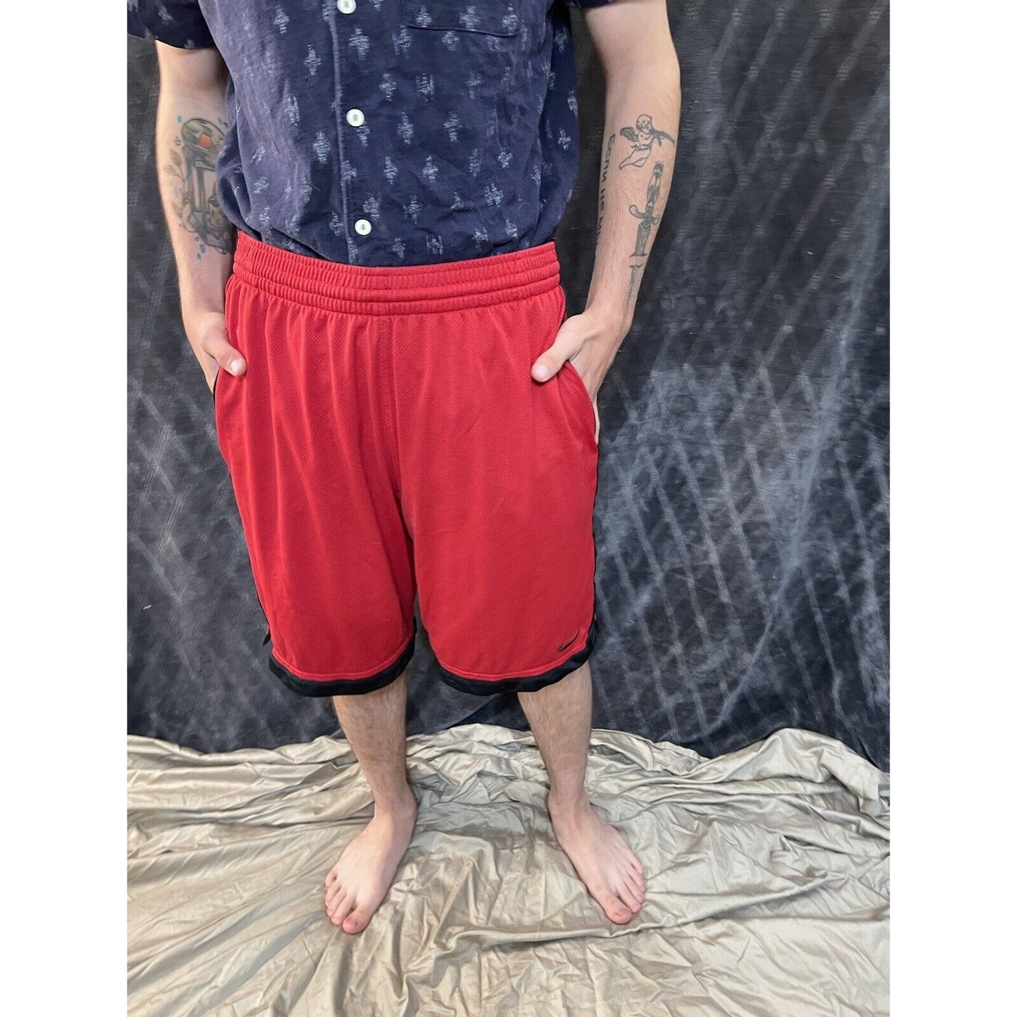 men’s red and black nike basketball shorts XL