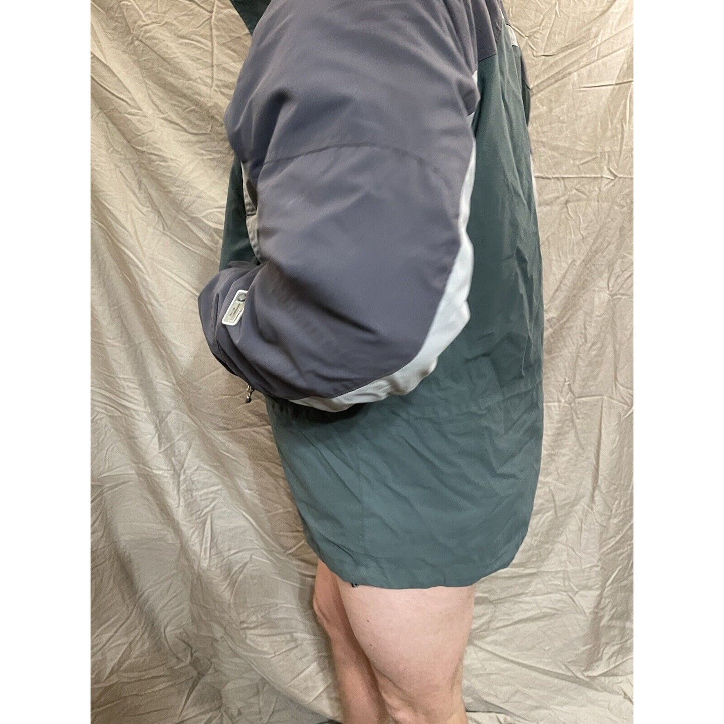 Men's Columbia Core Interchange Large green and gray Snow Jacket Zip And Buttons