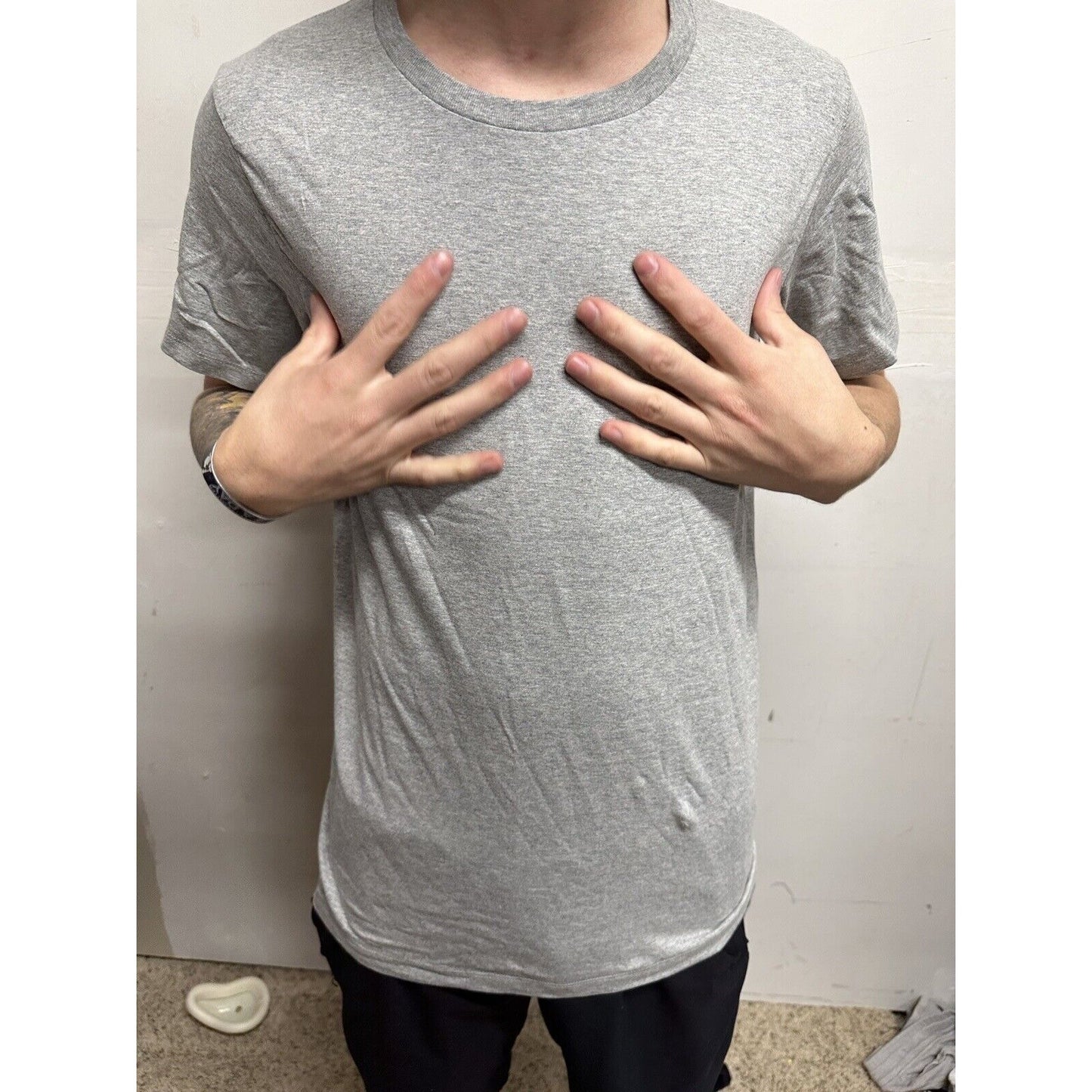 Men’s Gray Small Calvin Klein Classic Fit Tshirt