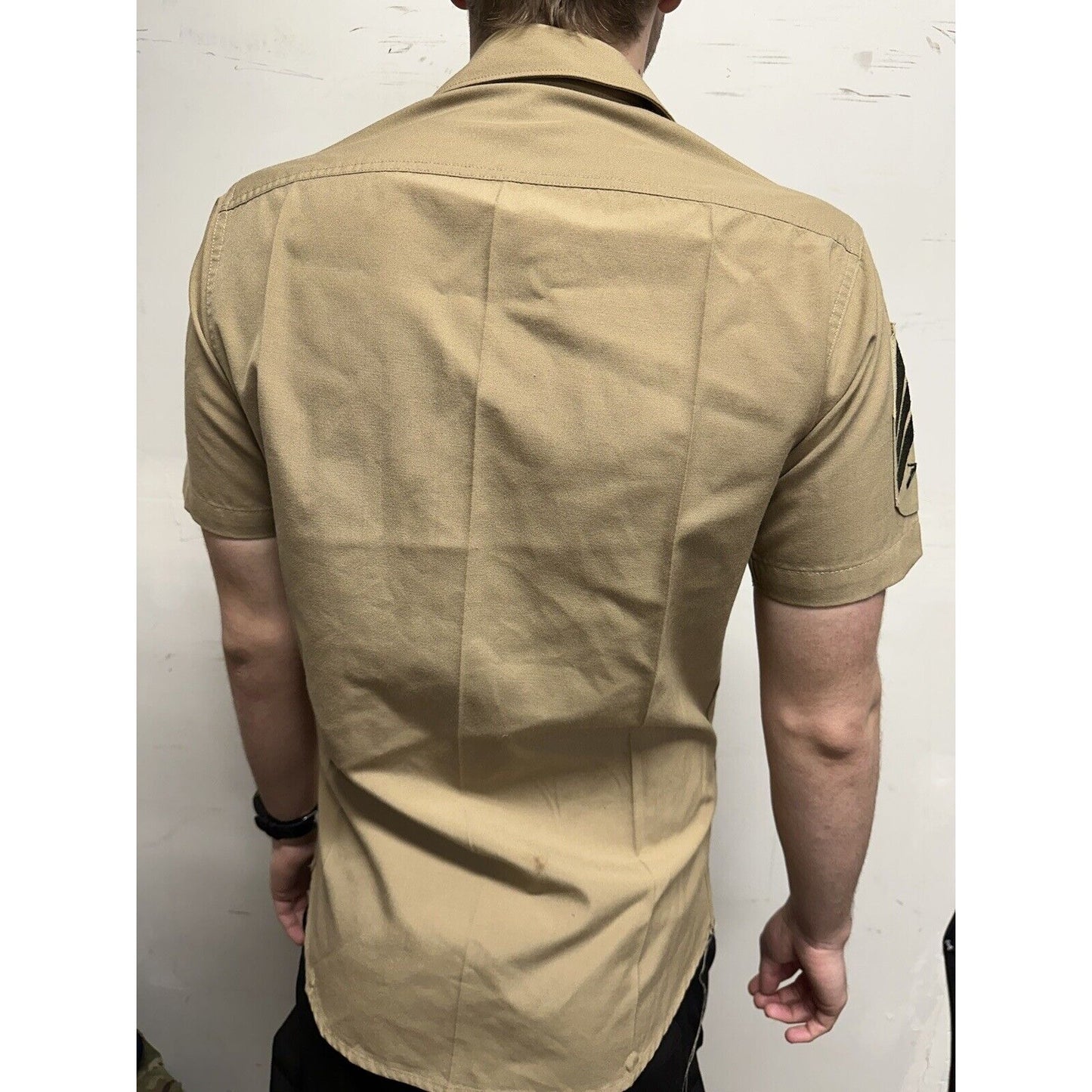 Men’s Medium Usmc Marine Button Up Uniform Shirt