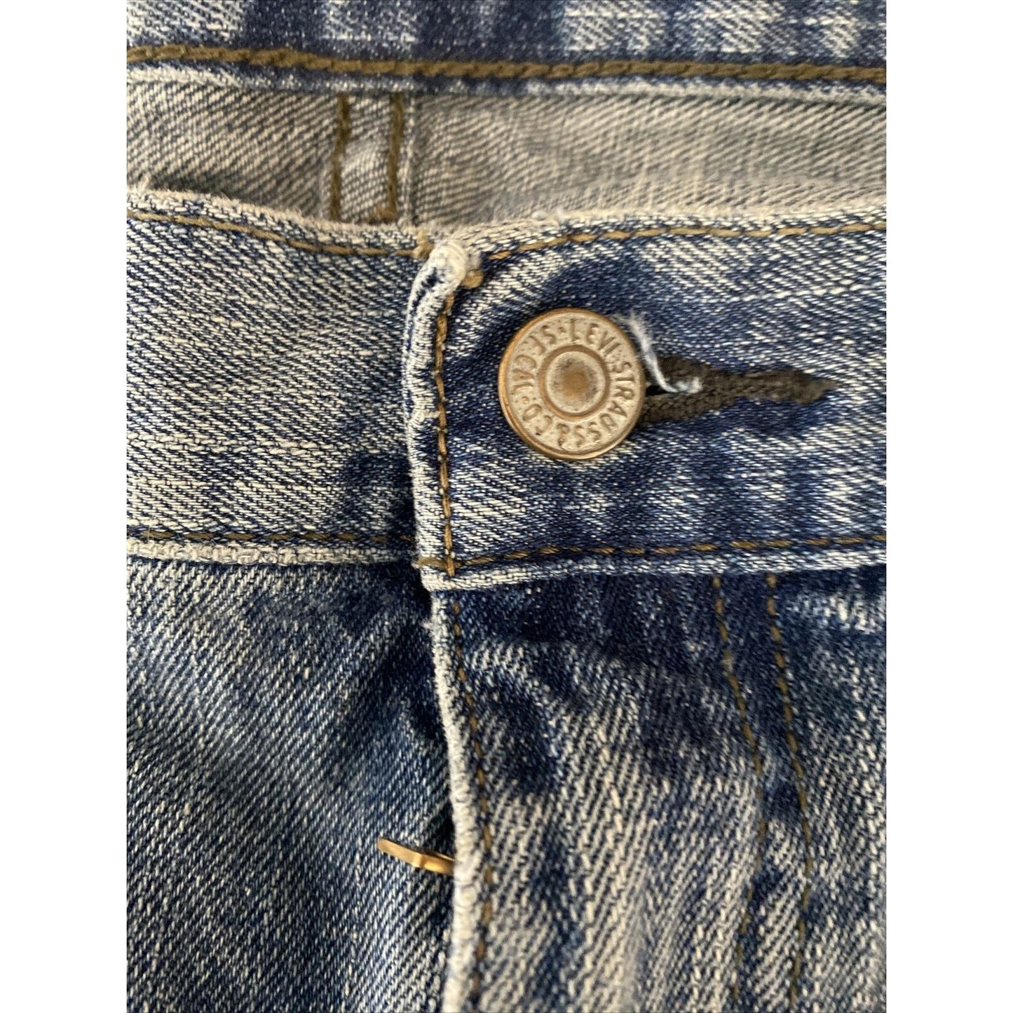 LEVIS 559 Men’s size 42x30 Relaxed Straight Blue Medium-wash Cotton Denim Jeans