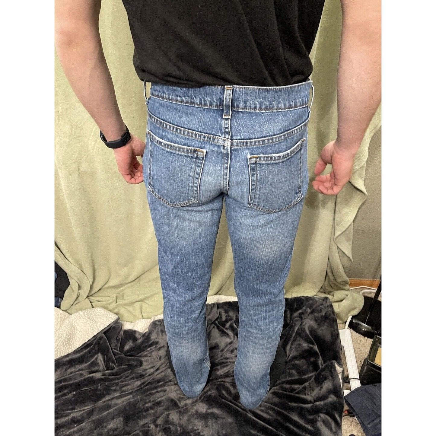 Mens George Blue Athletic Fit Denim Jeans 30 X 32 Small worn Spot On Leg Hem