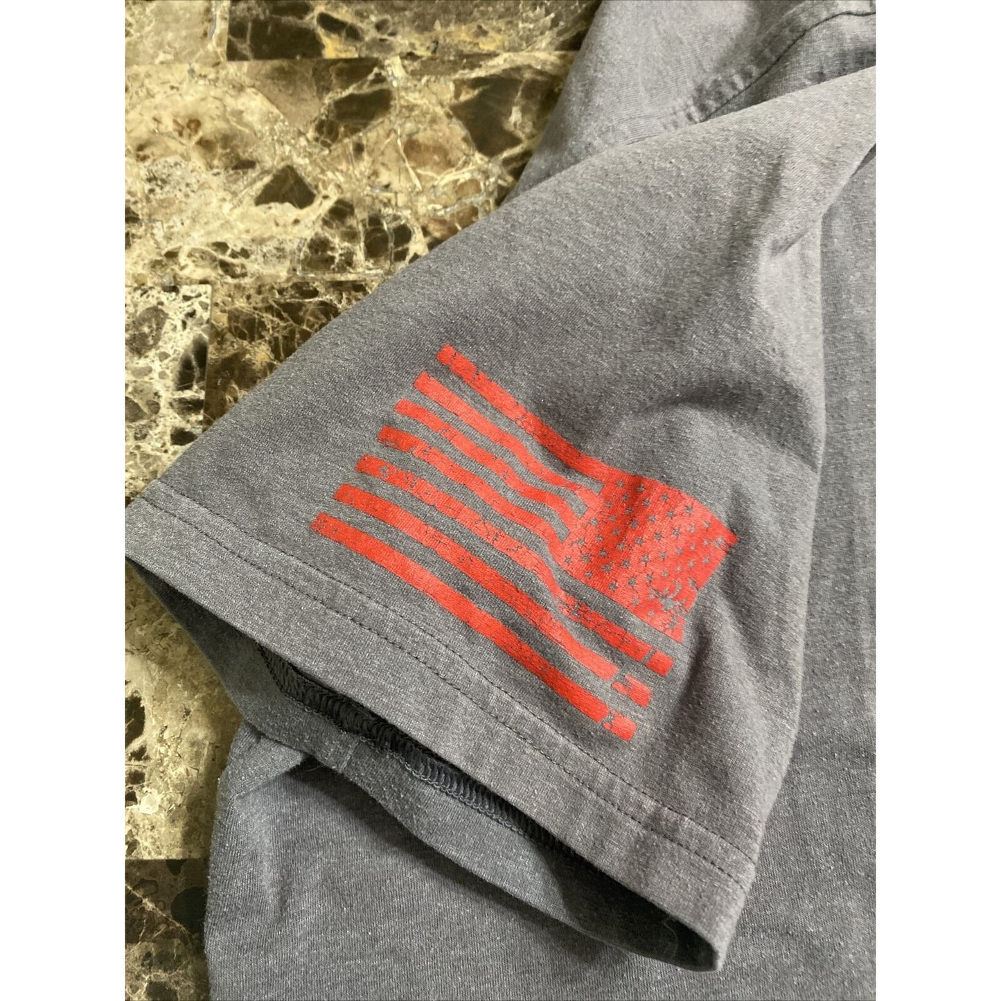 Under Armour Men’s Large Gray American Flag Wounded Warrior Proj Heat Gear Shirt