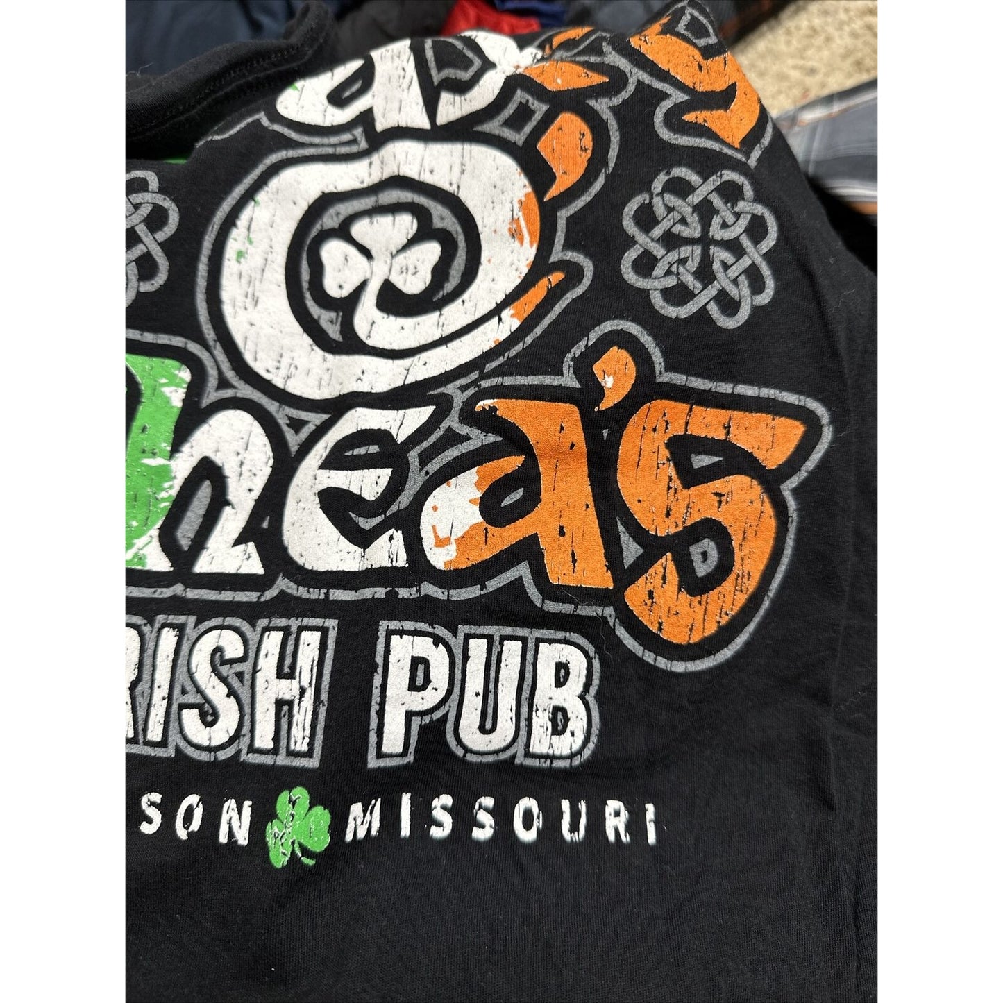 men’s black canvas XL tshirt shea’s irish pub brandon Missouri