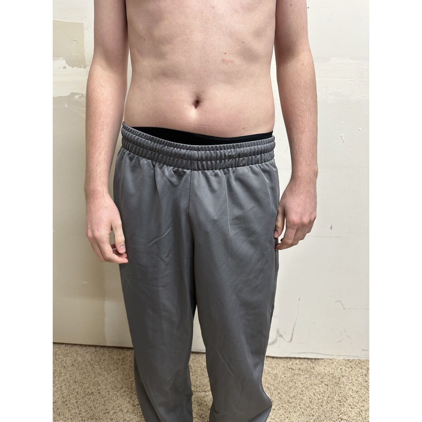men’s gray nike sweat pants jogger Large With Pockets