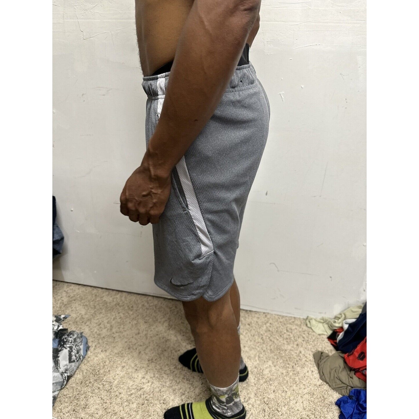 Men’s Nike Small Gray With Pockets Athletic Shorts Dri Fit