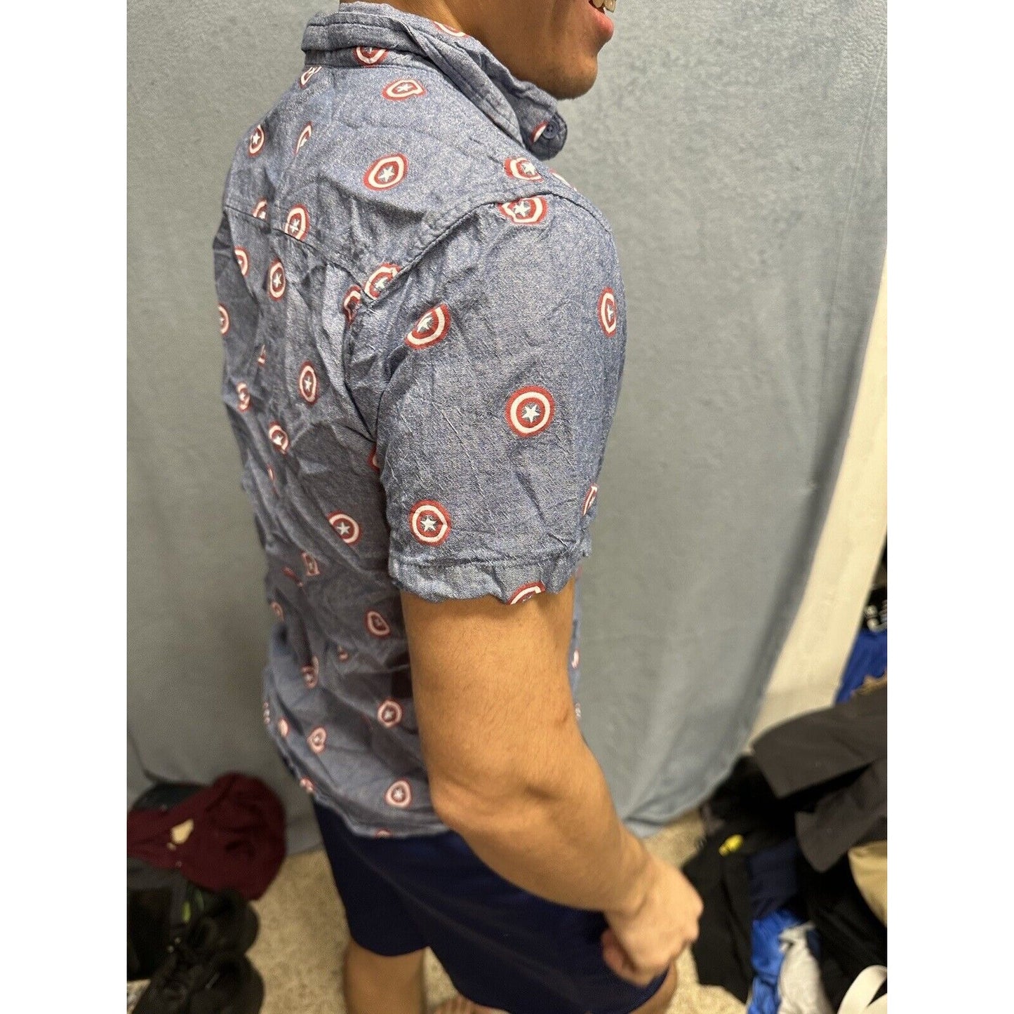 Men’s Button Up Short Sleeve Blue Marvel Small Captain America Shirt