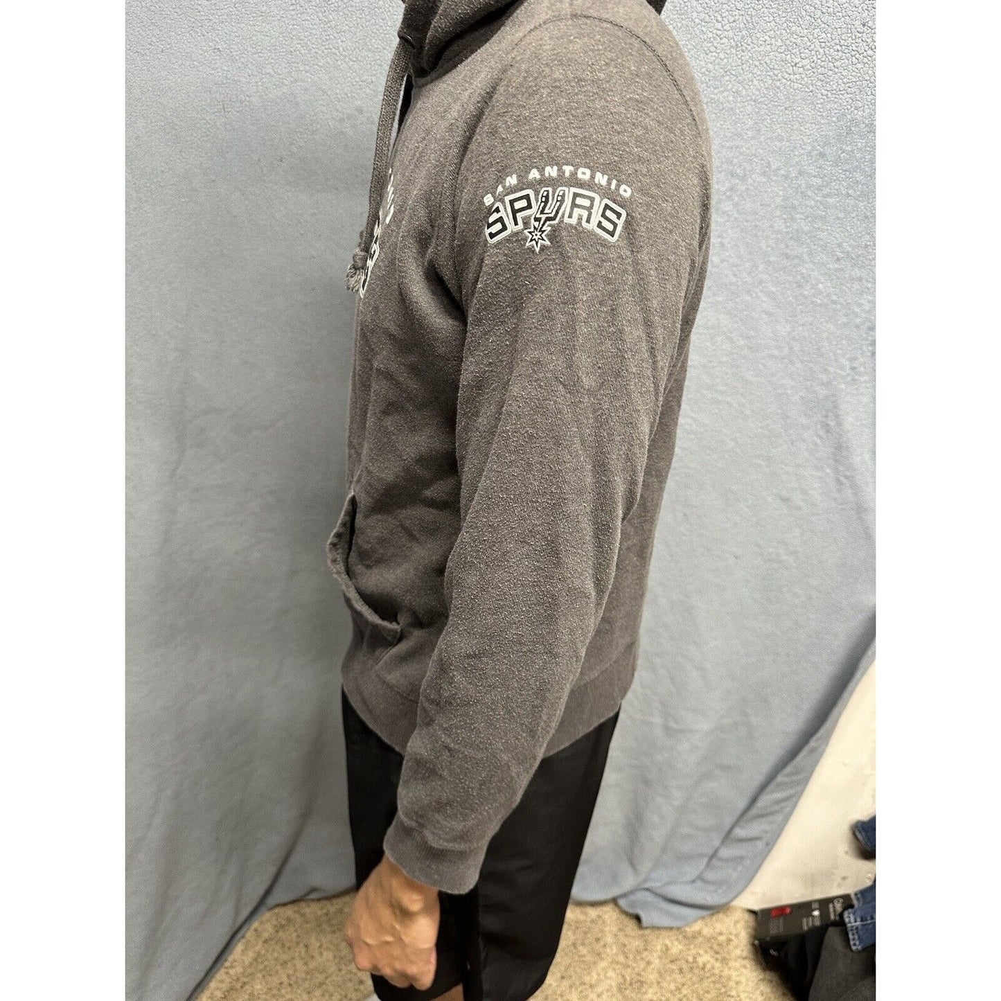 Men’s Large Gray NBA Store Pullover Hoodie San Antonio Spurs Garcia #5