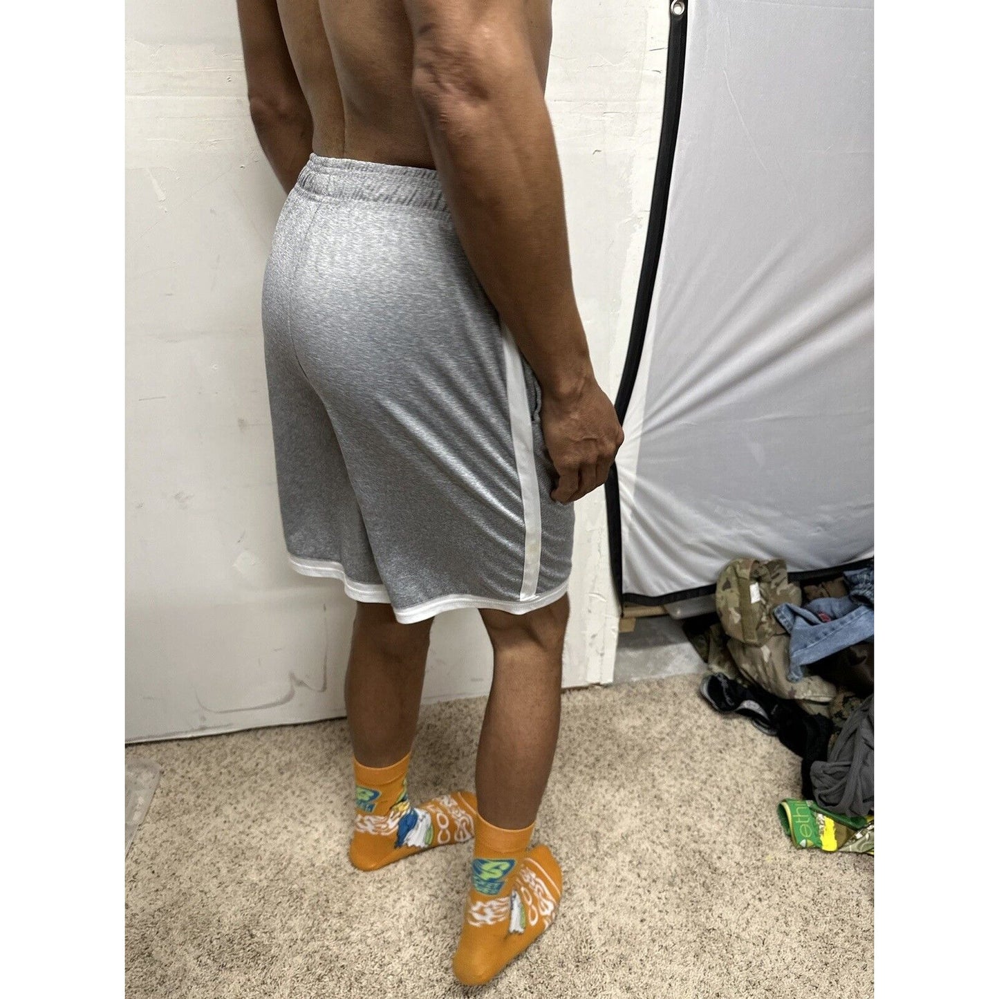 teen boy’s Fila xL Gray Athletic Shorts (18-20)