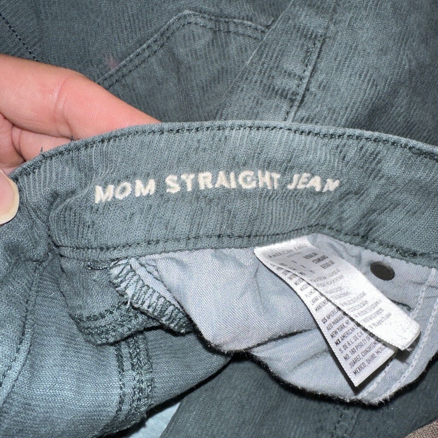 American Eagle 90s Straight Pants Green Corduroy Women's Size 8 Reg Mom Straight