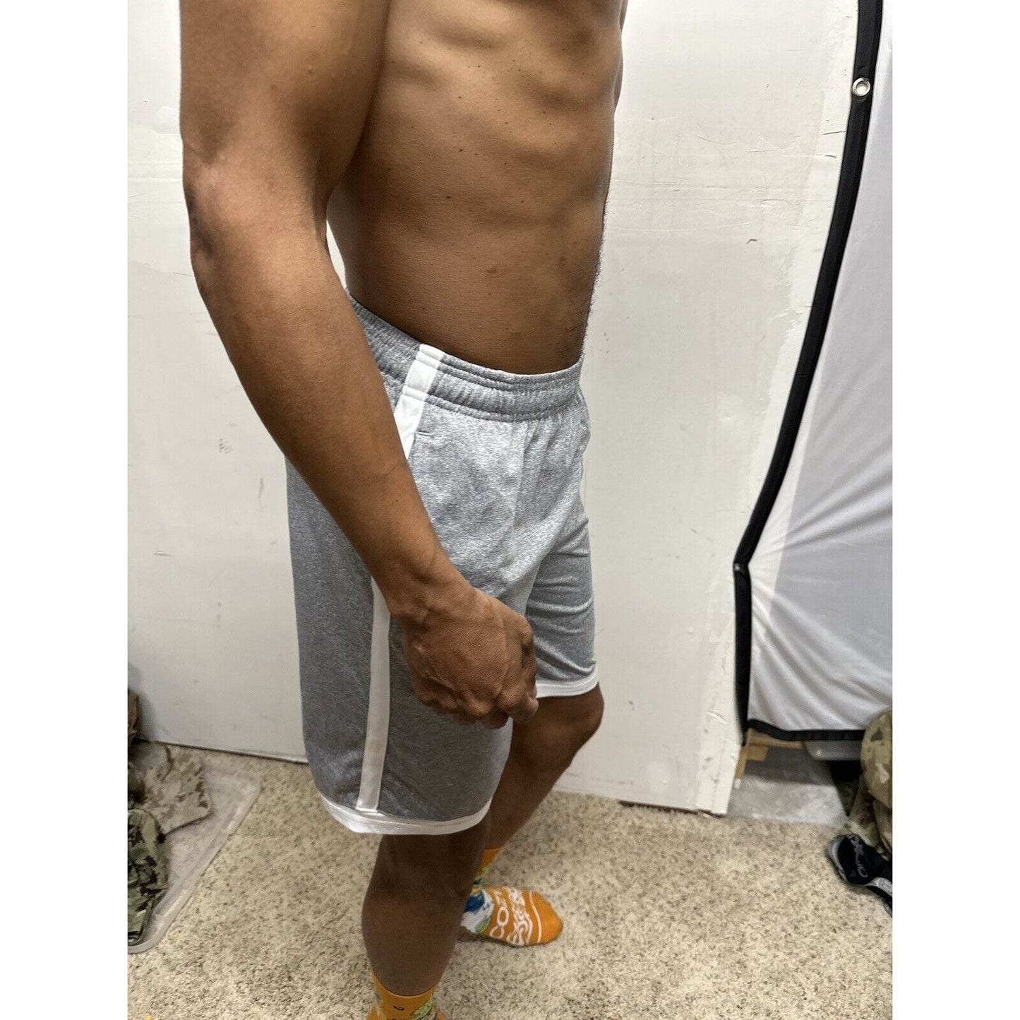 teen boy’s Fila xL Gray Athletic Shorts (18-20)