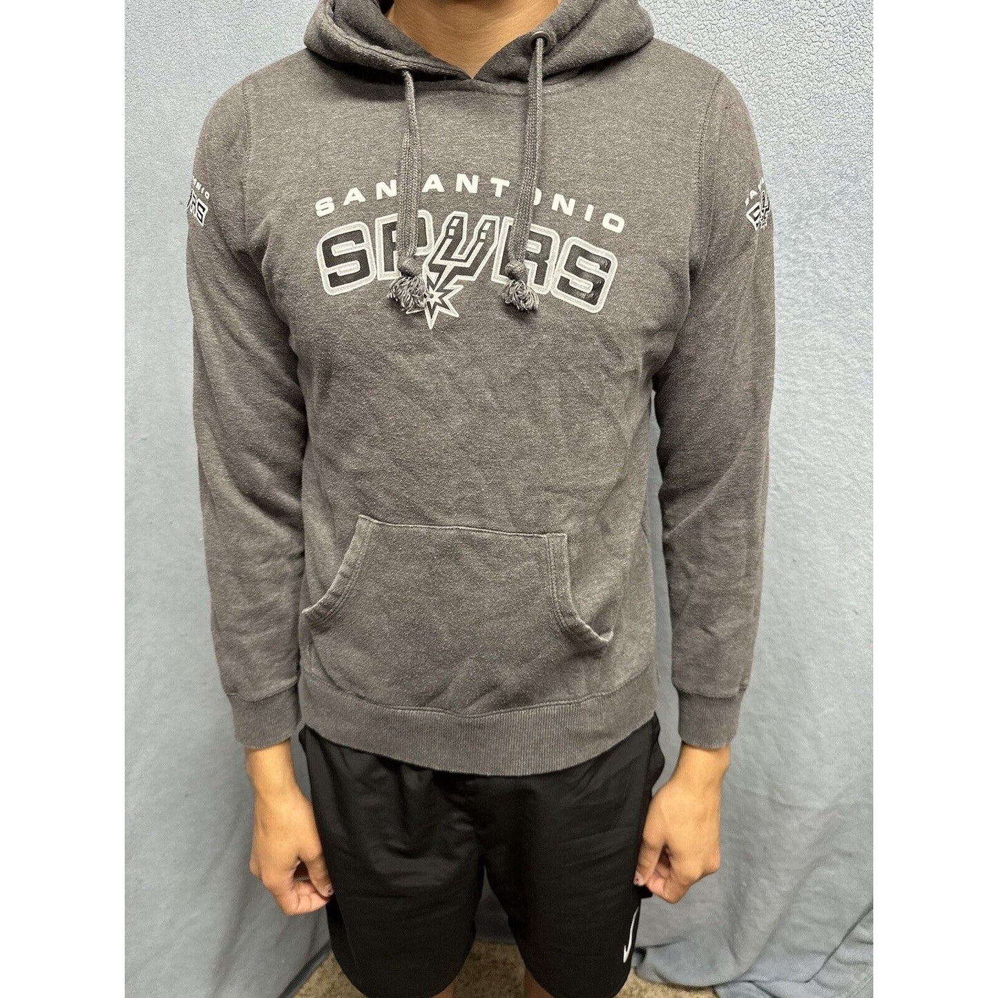 Men’s Large Gray NBA Store Pullover Hoodie San Antonio Spurs Garcia #5