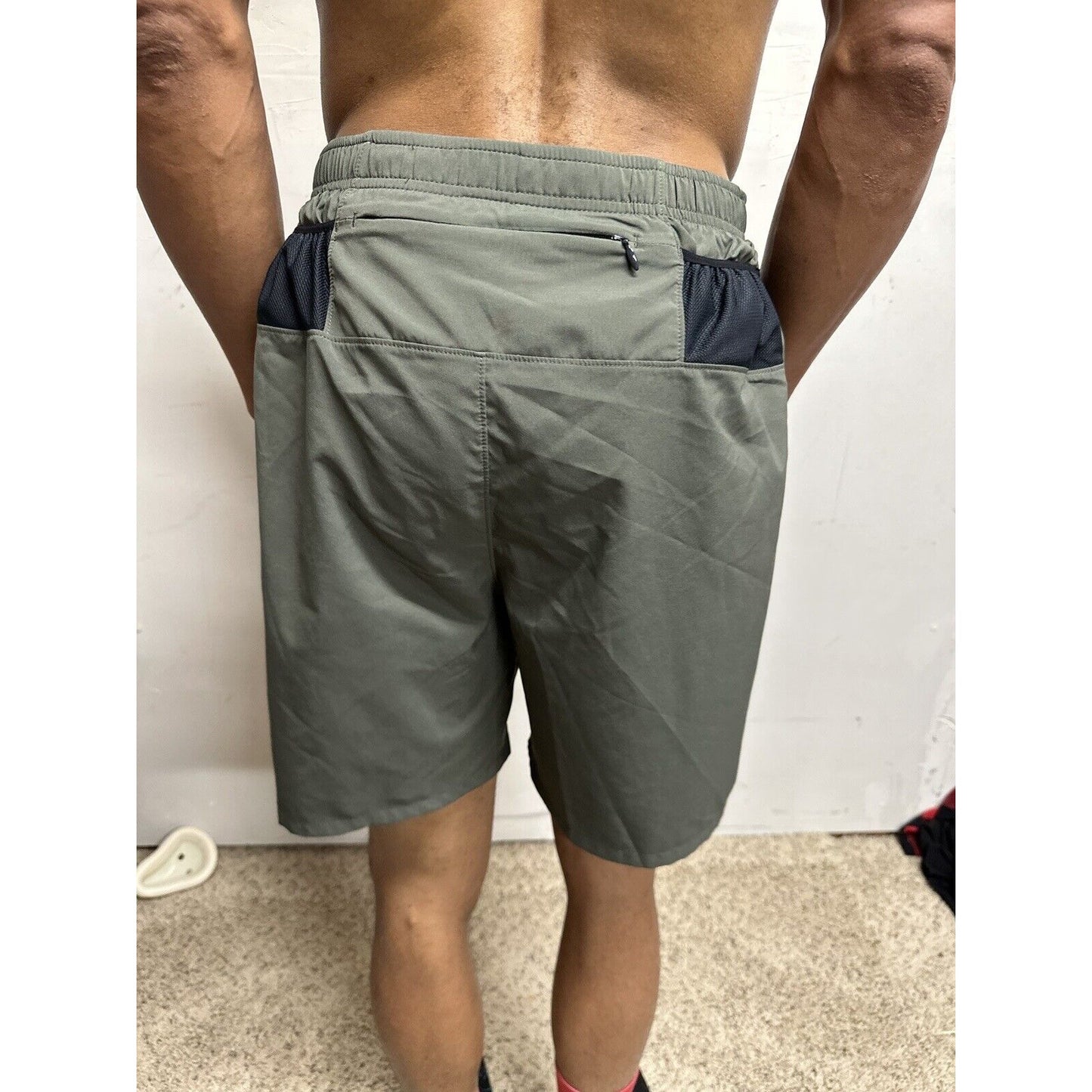 Men’s Large Road Runner Sports Grayish Olive Green Athletic Shorts