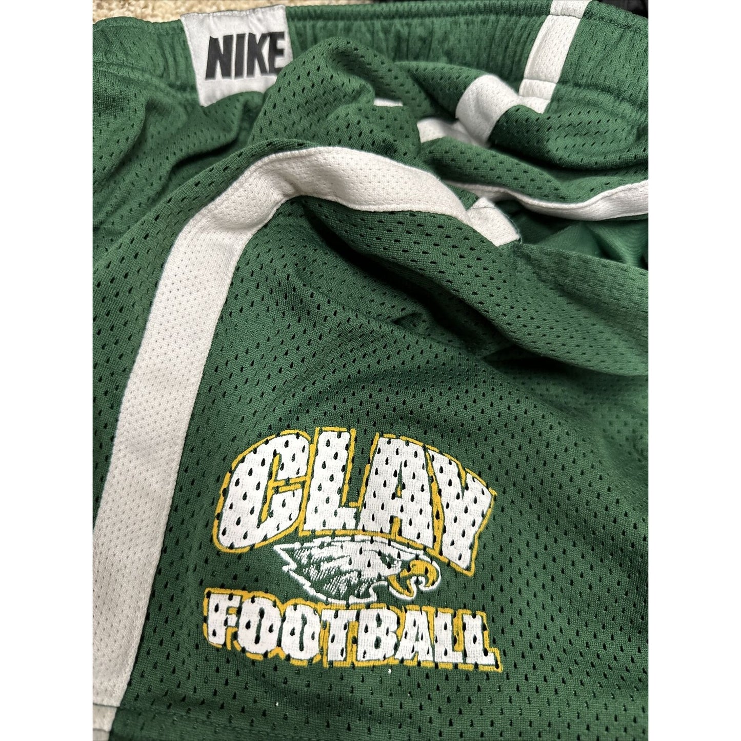 Men’s Large Nike Clay Football Green Athletic Shorts With Pockets