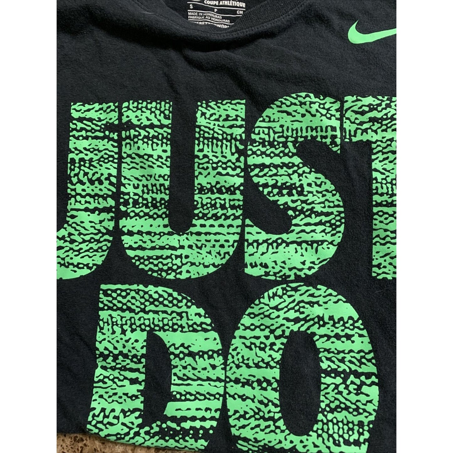 Black Nike Just Do It T-shirt Men’s Small Tiretread Print