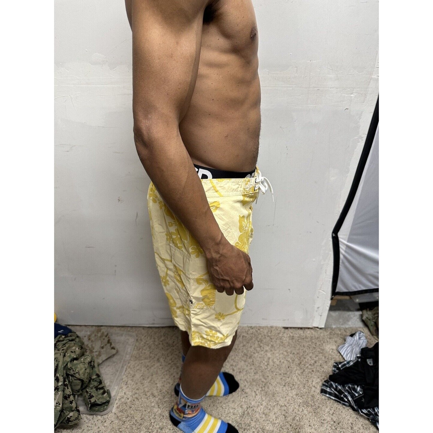 Men’s Floral Old Navy Medium Bathing Suit Combo Board Shorts Tropical yellow