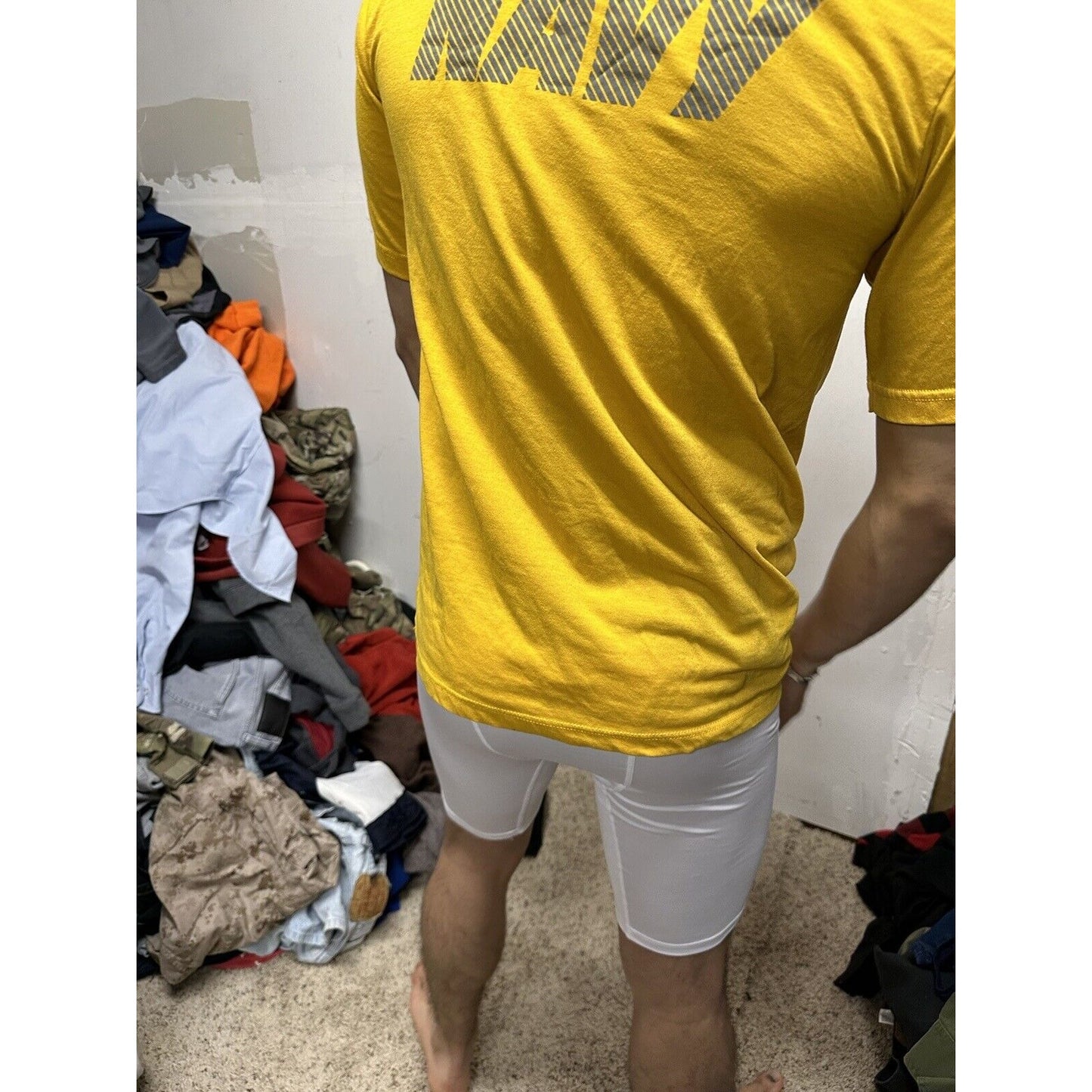 Men’s US Navy Yellow Physical Fitness pT Short sleeve Shirt Size Small Lycra