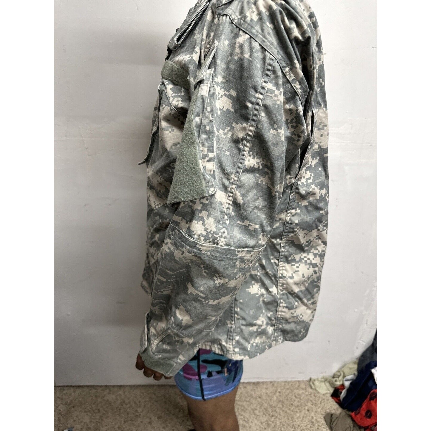 Men’s Army Combat Uniform Acu Medium Regular With USA Flag Patch Top Blouse