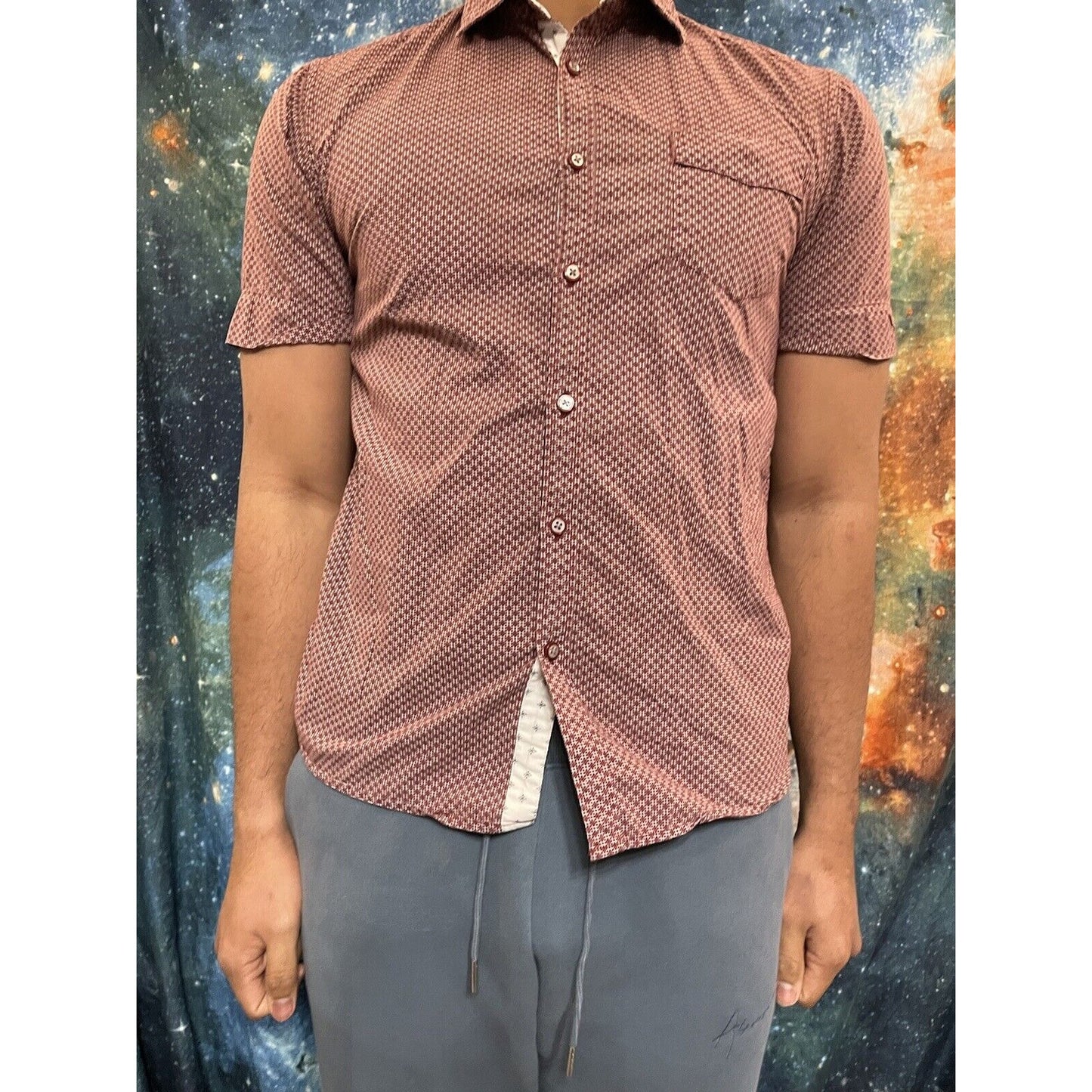 Men’s Lon NYC maroon button up short sleeve first class goods shirt Small Fit
