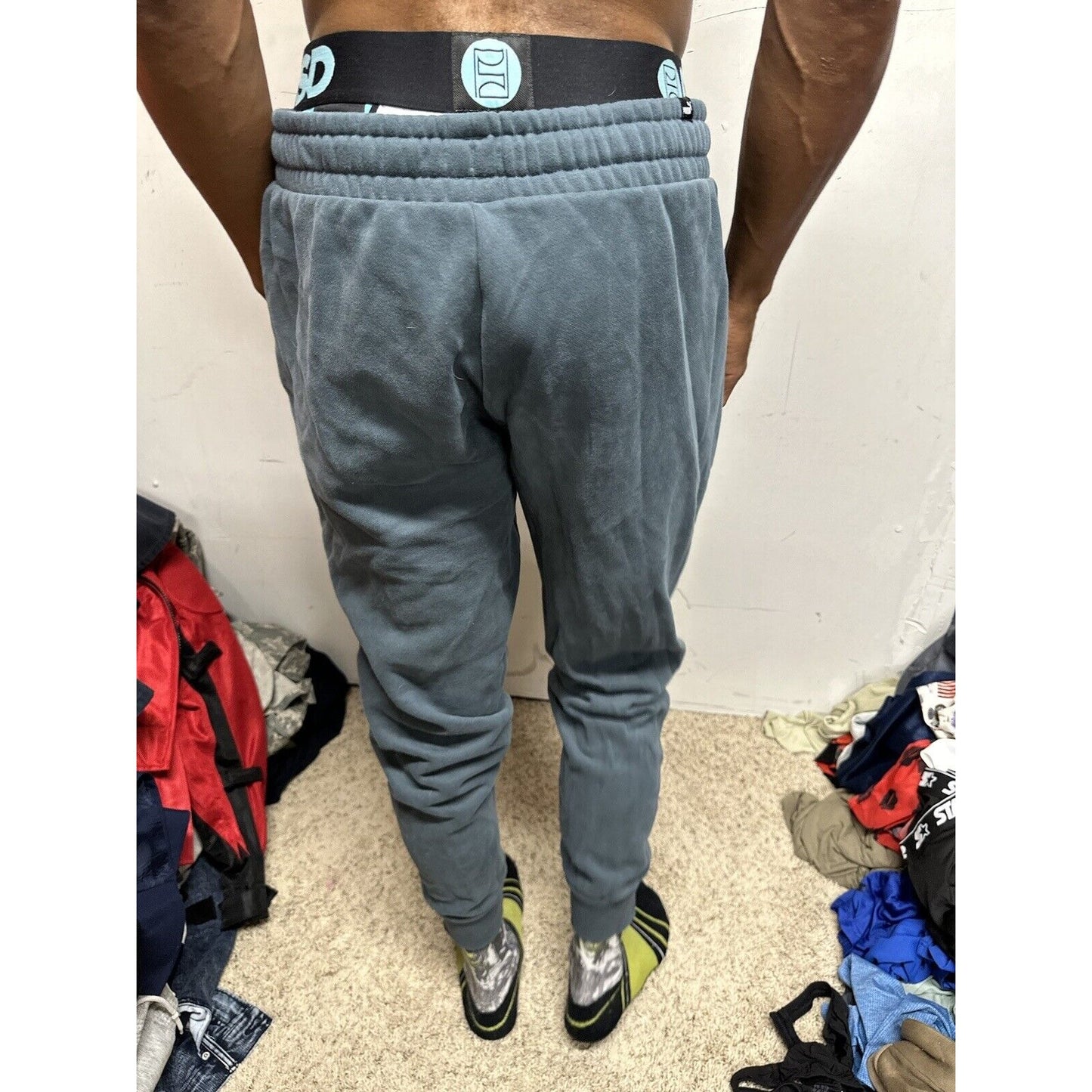 Men’s Large Gray Puma Sweatpants With Pockets
