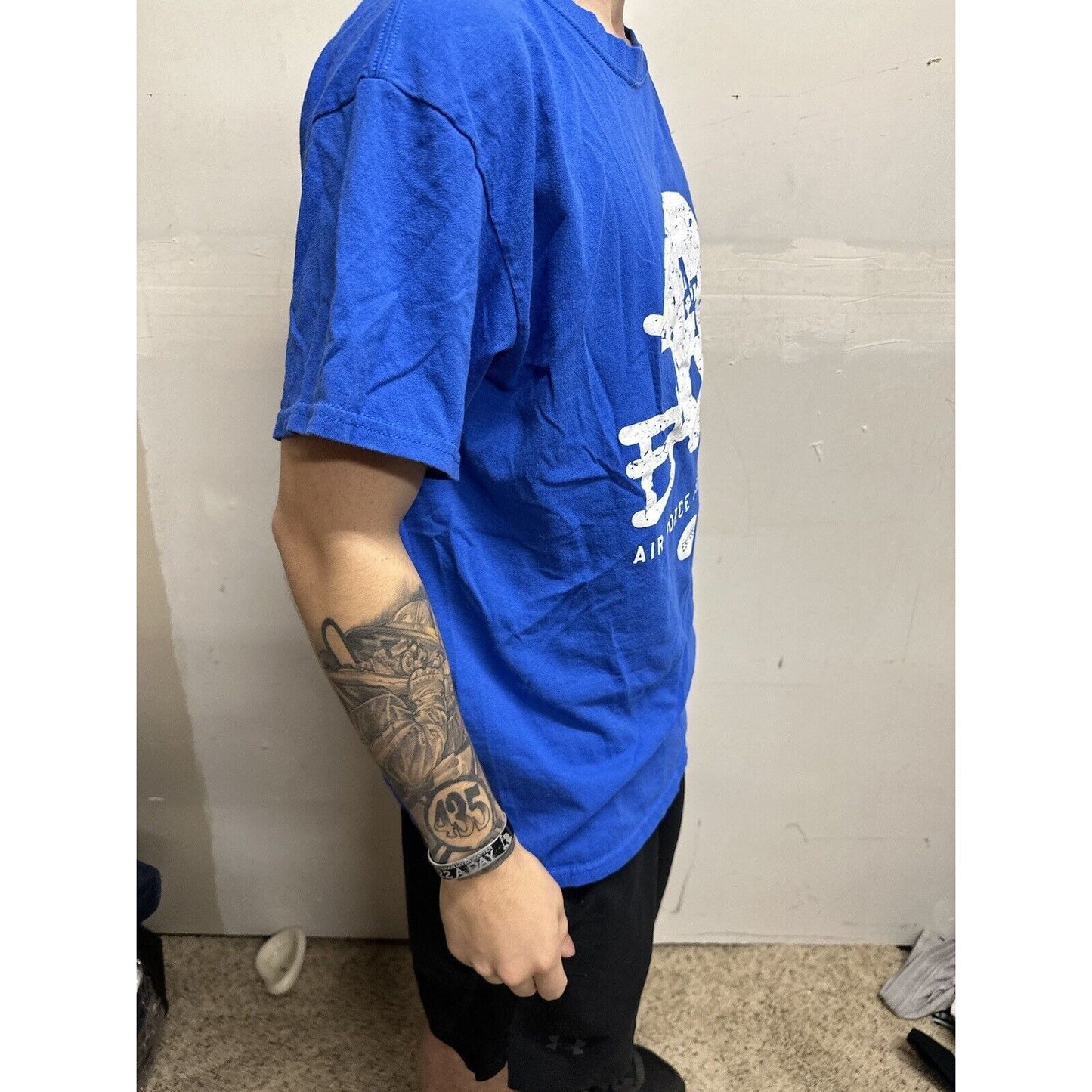 Men’s Gildan Blue Large Air Force Football Falcons Tshirt