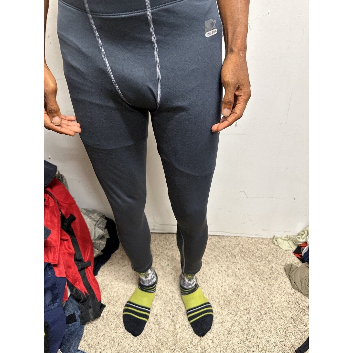 Men’s Gray Starter Base Layer Medium 32-34 Running Pants