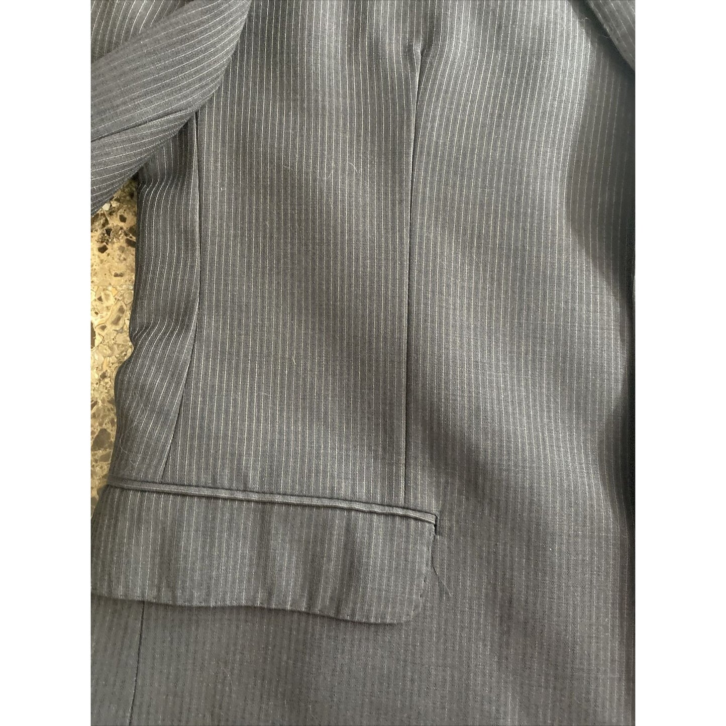 Calvin Klein Men’s 41R 100% Wool Charcoal Stripes 2-Button Blazer Jacket