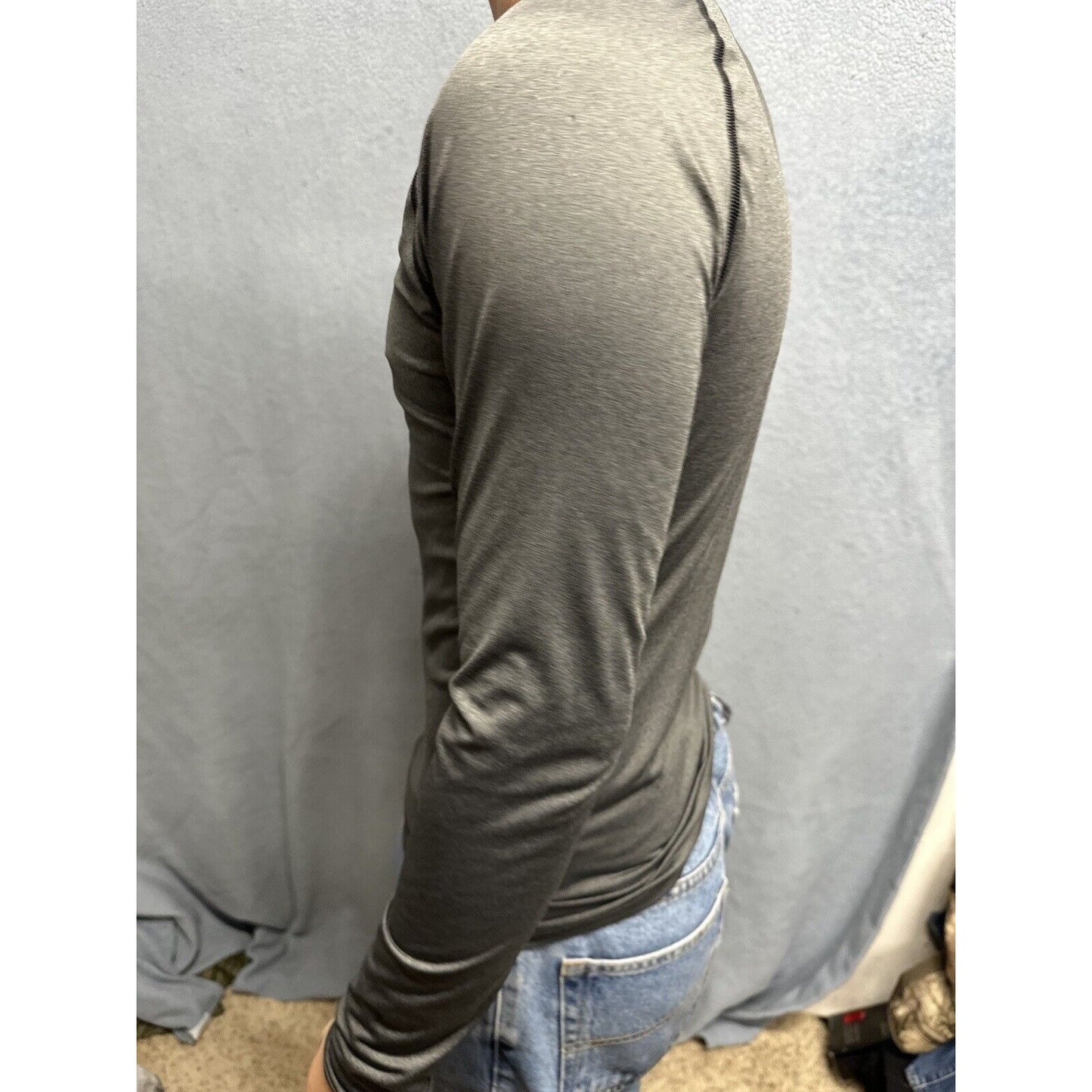Men’s Large Gray Under Armour Compression Long Sleeve Pullover Shirt Athletic
