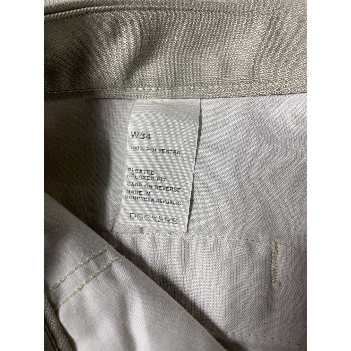 Dockers Golf Shorts Mens Tan/khaki Size 34 Stretch Material-Pleated Relax Fit