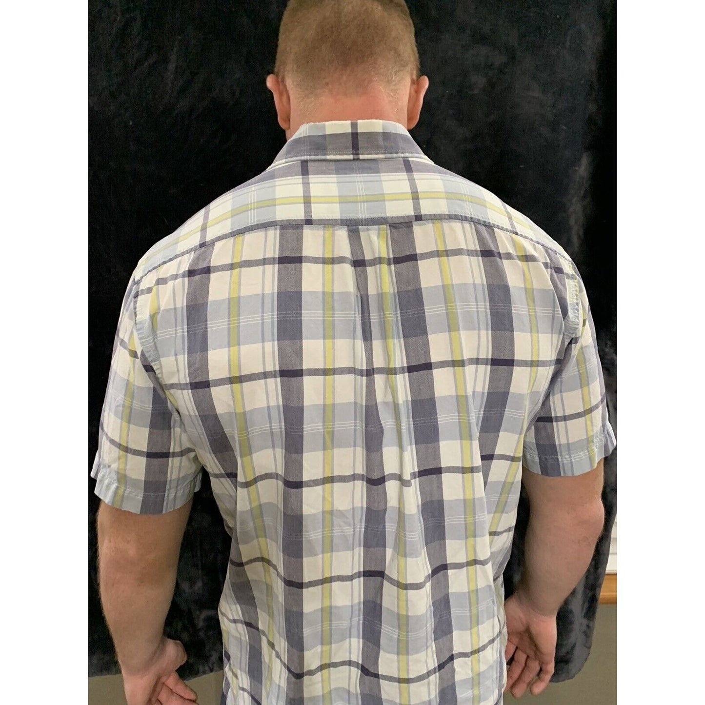 OLD NAVY Men's Size Small Short Sleeve Blue Plaid Button Down Shirt