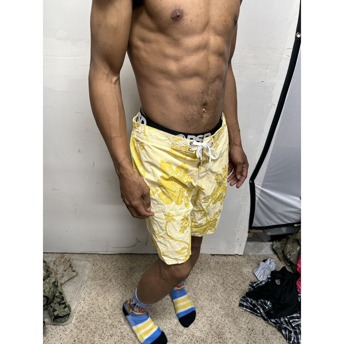 Men’s Floral Old Navy Medium Bathing Suit Combo Board Shorts Tropical yellow