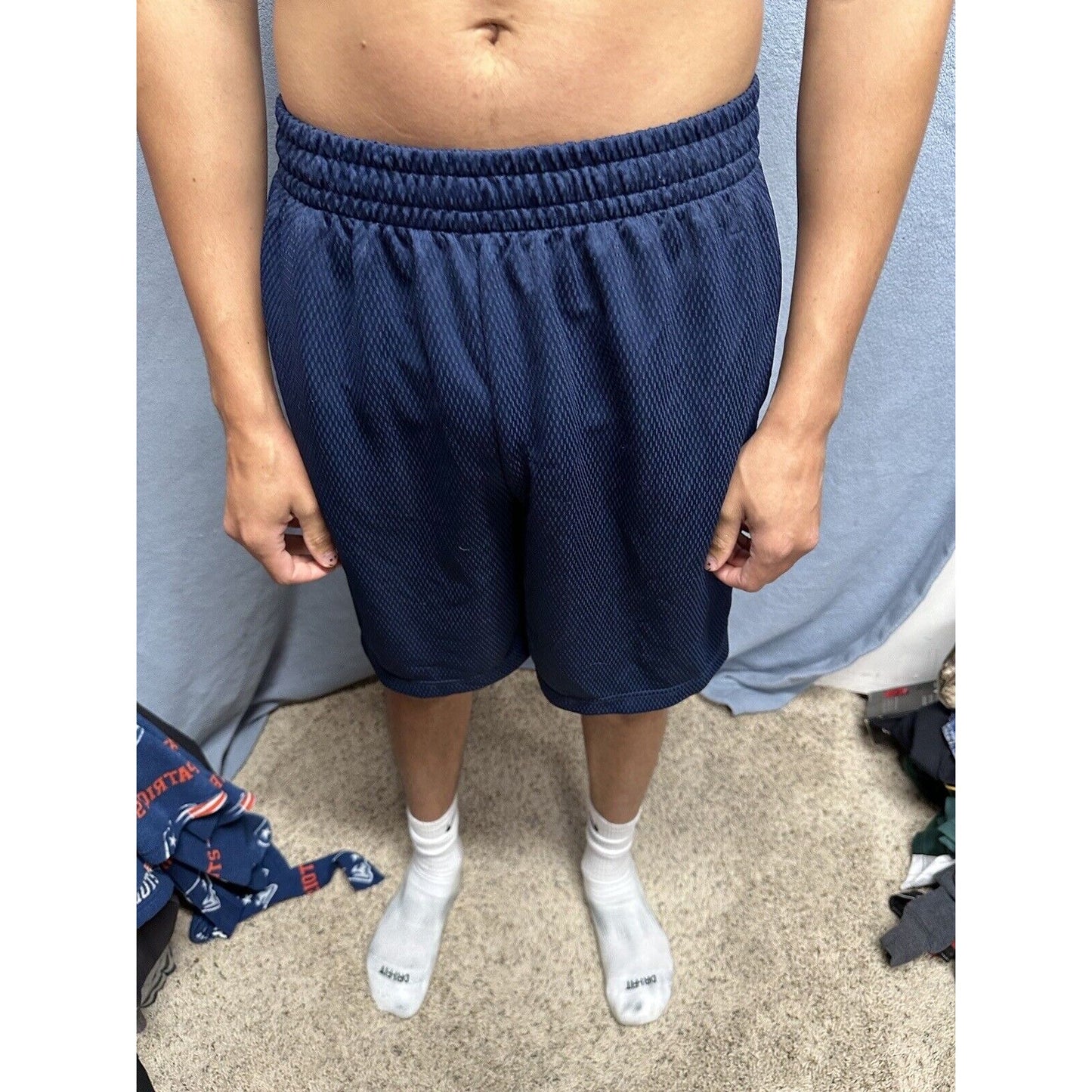 Men’s Dark Blue Athletic Works Medium Shorts 32-34 With Pockets