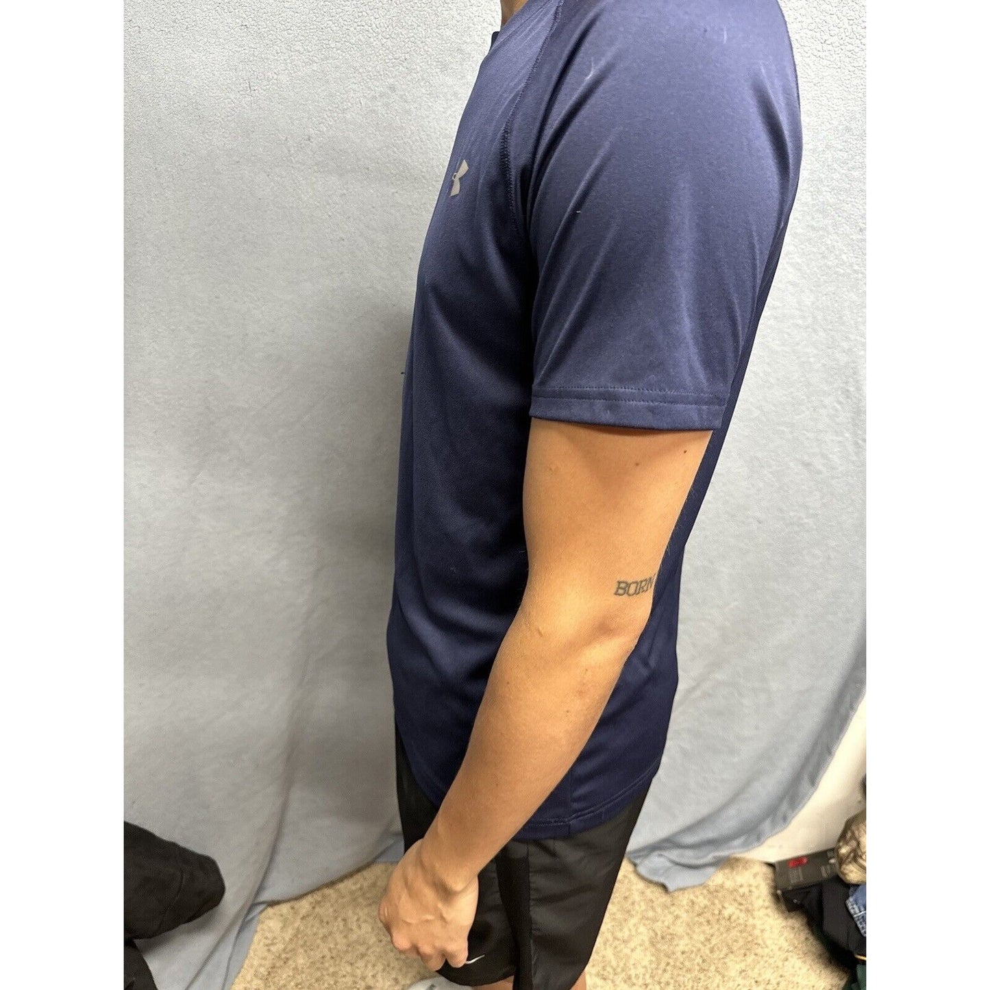 Men’s Dark Blue Small Loose Under Armour Heatgear Short Sleeve Athletic Tshirt