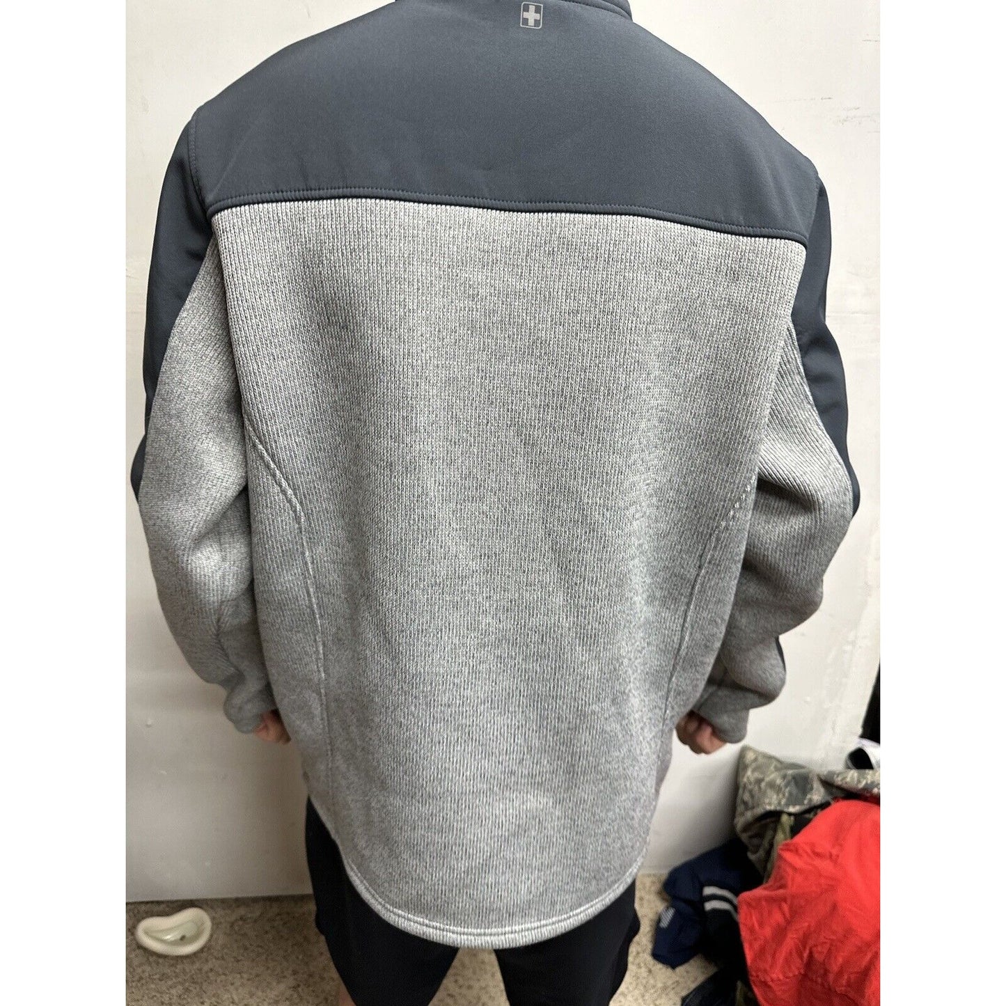 Men’s Large Swiss Tech Gray 42-44 Full Zip Jacket