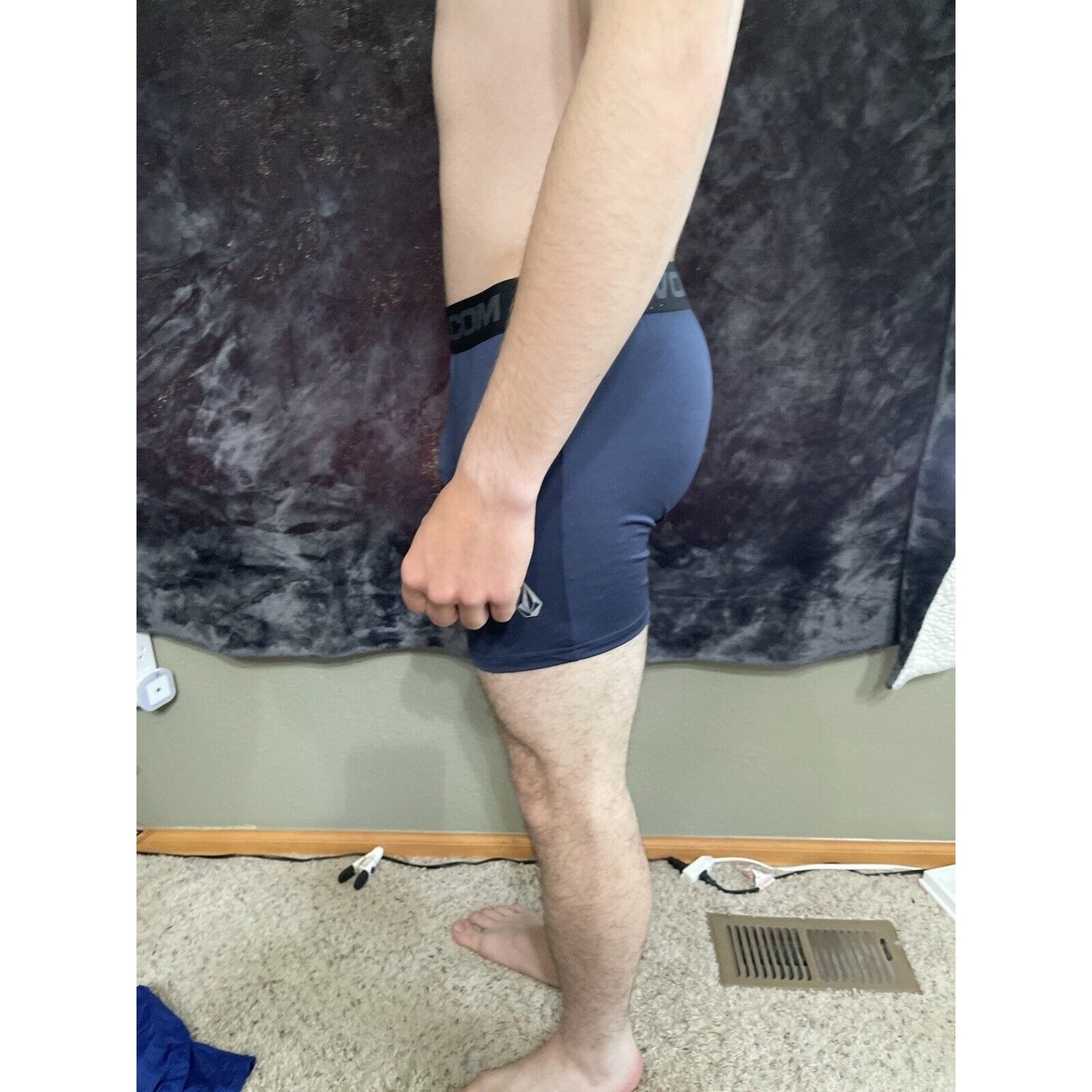 Men’s Large Volcom Dark Blue 10% Spandex Compression Shorts