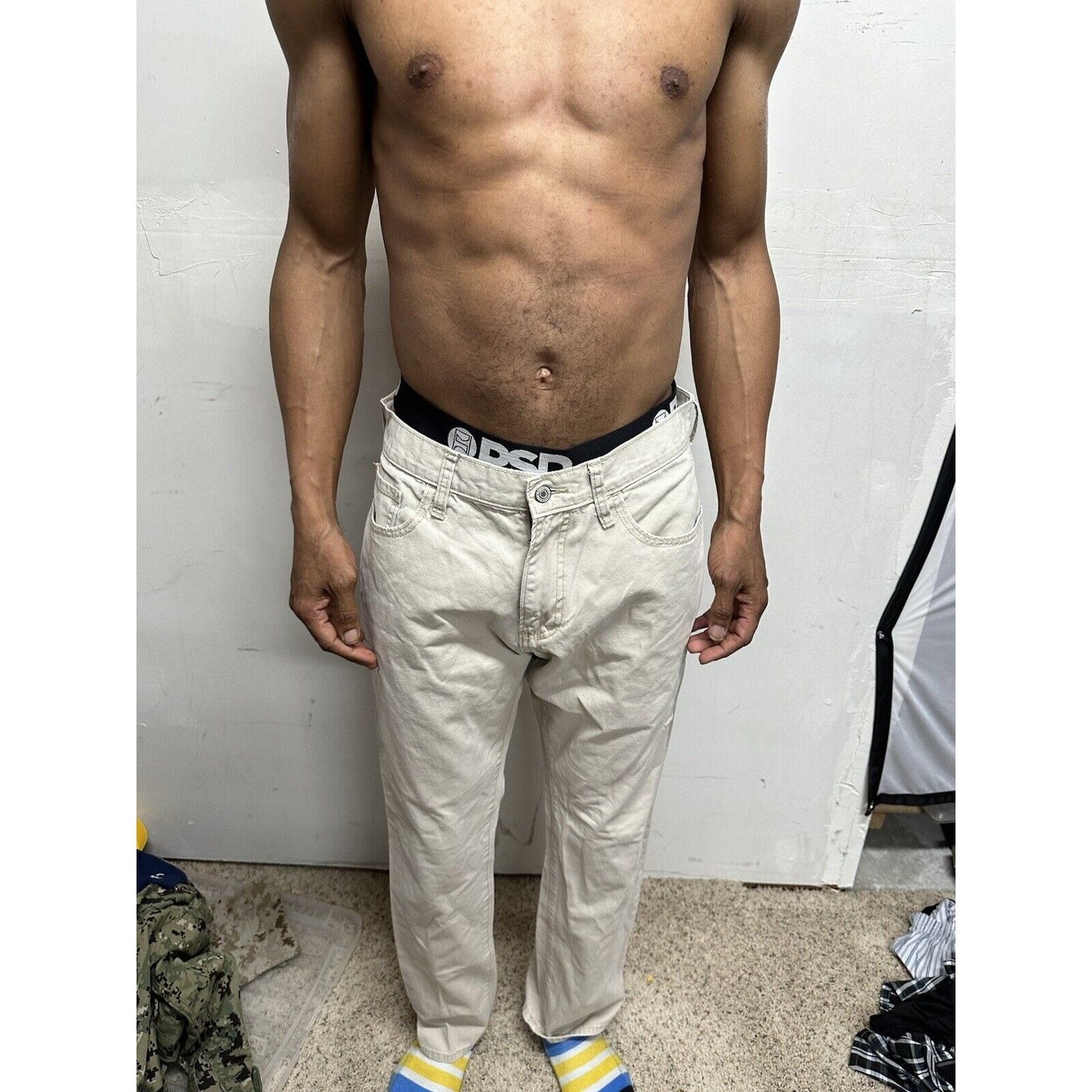Men’s Cream / Beige Old Navy Pants 33 X 34