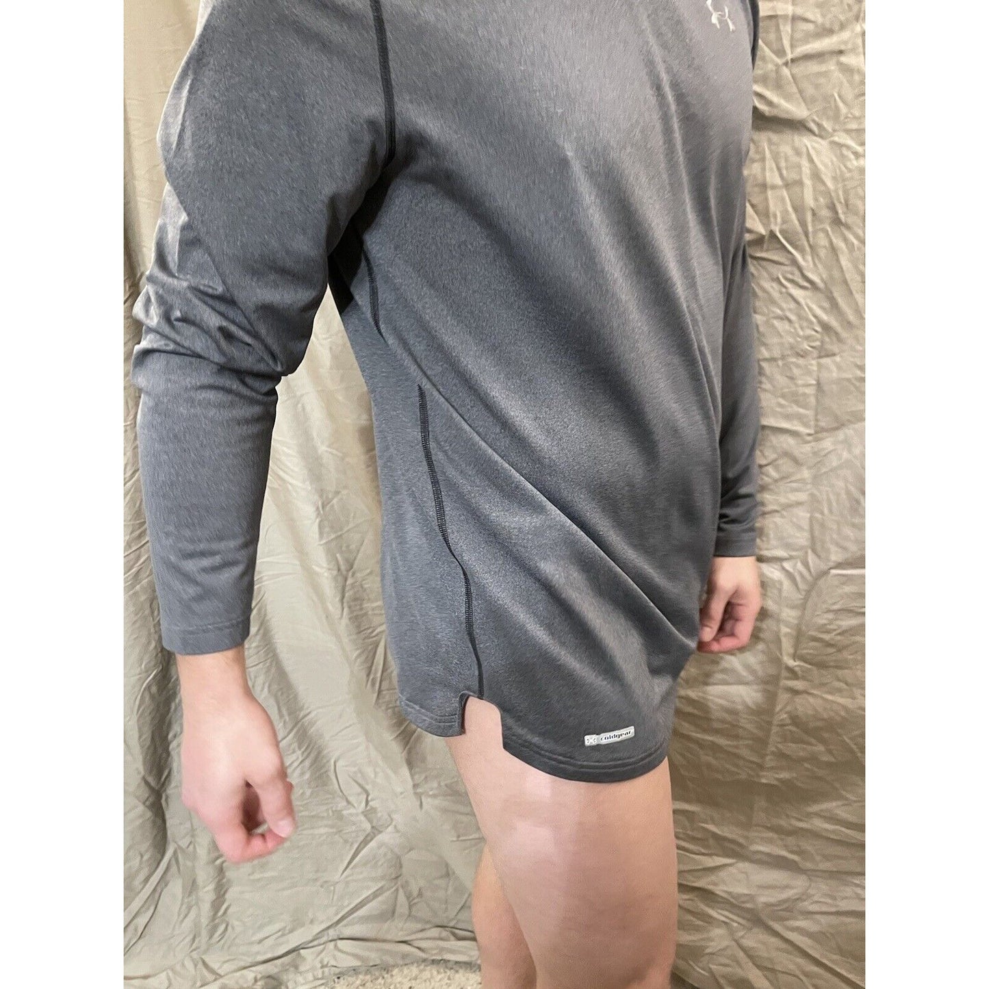 Men's Gray Under Armour 2XL fitted long sleeve pullover shirt