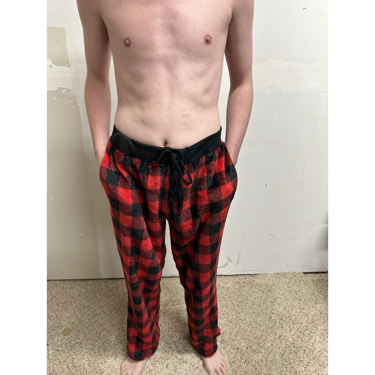 men’s holiday fam jams very soft black and red poly XL pajamas lounge pants