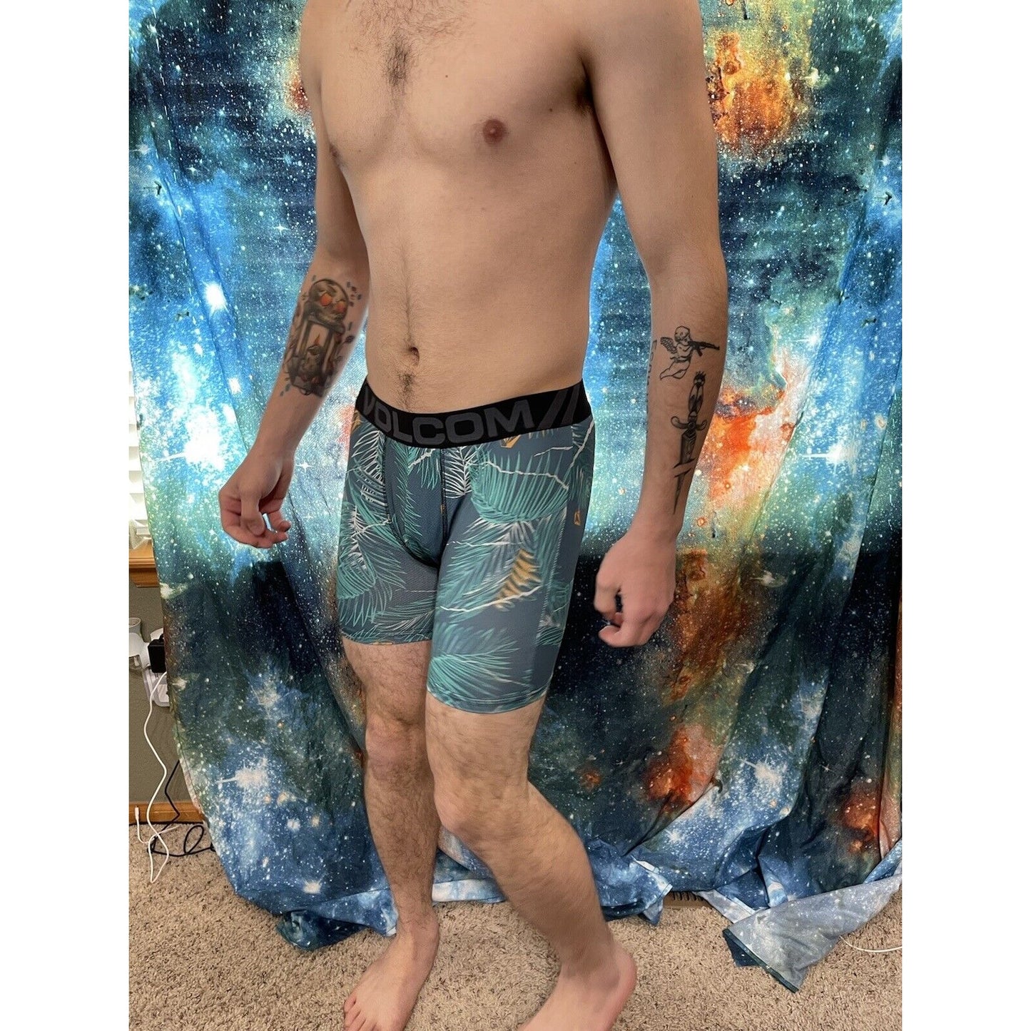 Men's volcom small tropical leaves compression shorts