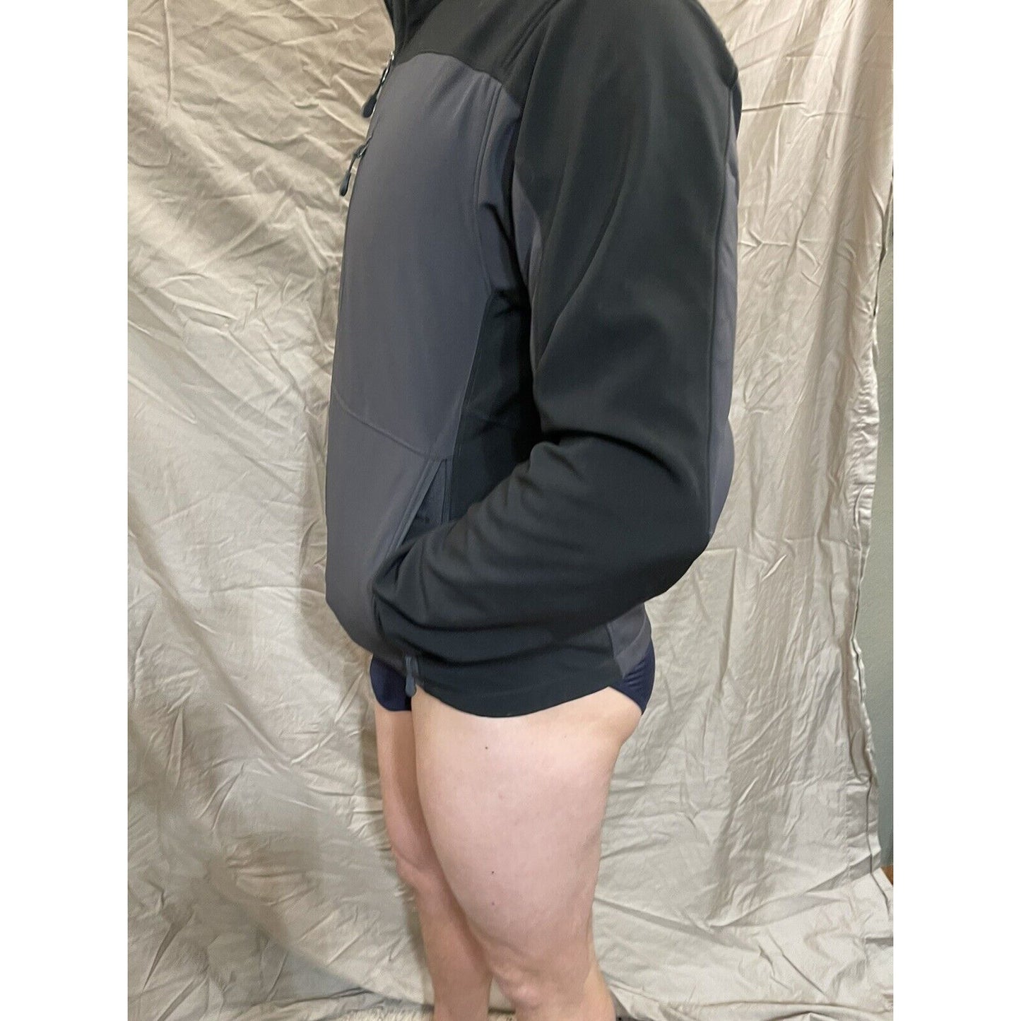 Men's Kirkland signature medium black and gray full zip jacket
